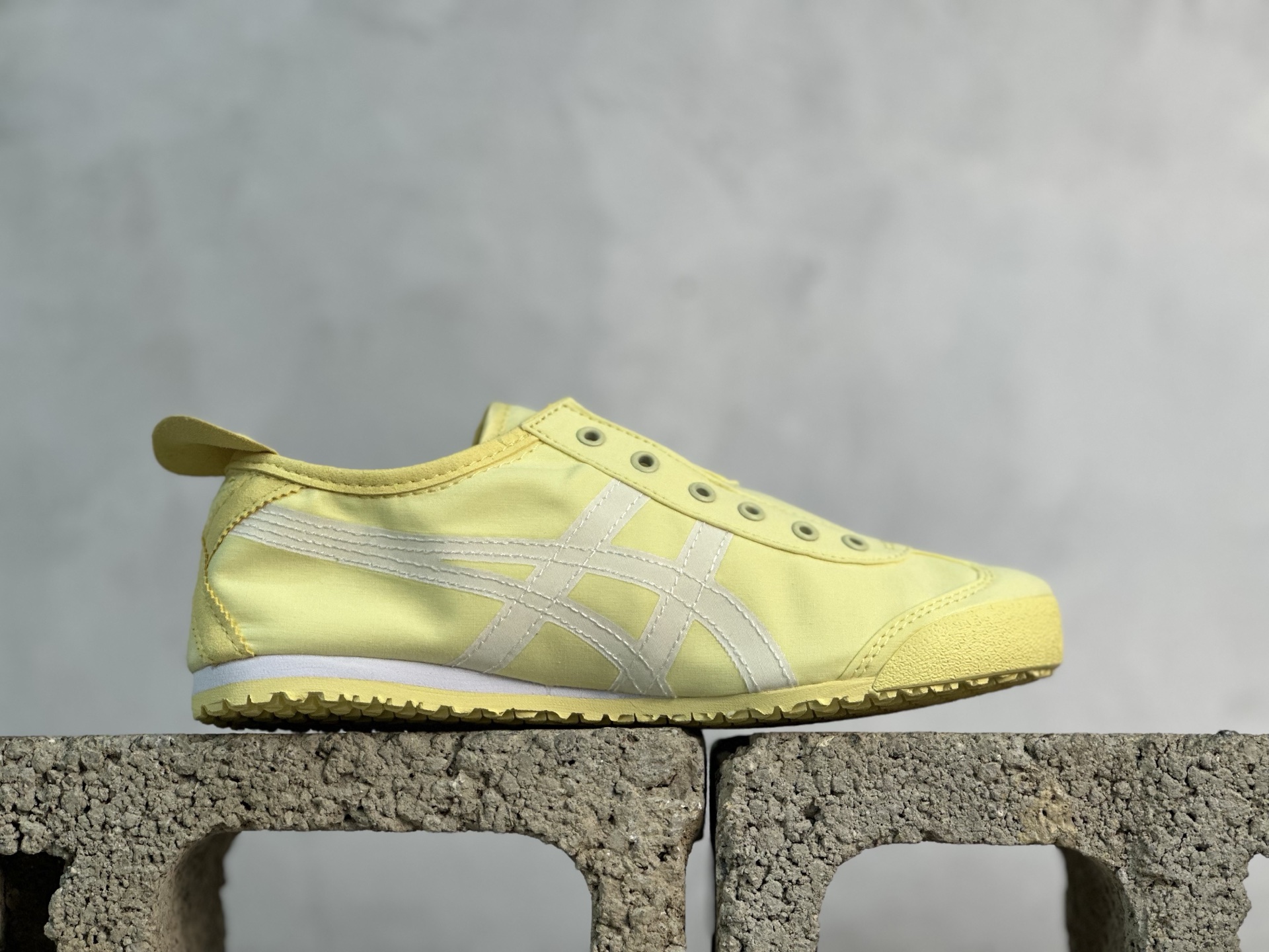 Onitsuka Tiger 鬼塚虎MEXICO 66 SLIP-ON时尚舒适防滑轻便 低帮生活休闲鞋 头层皮面-莆田鞋,莆田鞋货源,高仿鞋,高仿鞋货源,安福档口,莆田高仿鞋,莆田鞋批发,高仿鞋批发,莆田高仿运动鞋,高仿运动鞋,莆田运动鞋 Onitsuka Tiger 鬼塚虎MEXICO 66 SLIP-ON时尚舒适防滑轻便 低帮生活休闲鞋 头层皮面