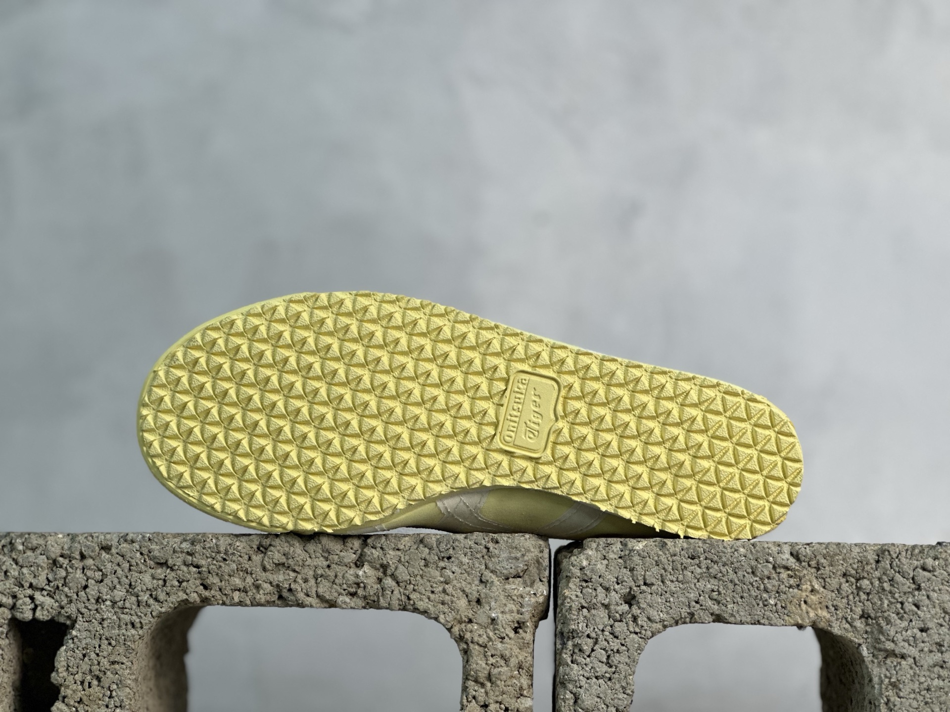 Onitsuka Tiger 鬼塚虎MEXICO 66 SLIP-ON时尚舒适防滑轻便 低帮生活休闲鞋 头层皮面-莆田鞋,莆田鞋货源,高仿鞋,高仿鞋货源,安福档口,莆田高仿鞋,莆田鞋批发,高仿鞋批发,莆田高仿运动鞋,高仿运动鞋,莆田运动鞋 Onitsuka Tiger 鬼塚虎MEXICO 66 SLIP-ON时尚舒适防滑轻便 低帮生活休闲鞋 头层皮面