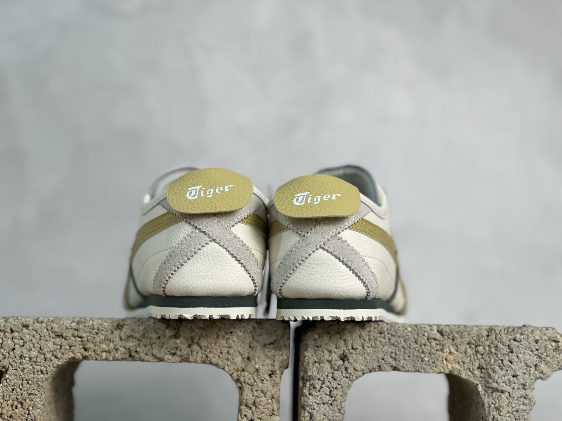 ASICS Tiger Mexico 66 天猫专供 亚瑟士 鬼冢虎阿斯克斯经典休闲跑鞋 皮面 头层皮面-莆田鞋,莆田鞋货源,高仿鞋,高仿鞋货源,安福档口,莆田高仿鞋,莆田鞋批发,高仿鞋批发,莆田高仿运动鞋,高仿运动鞋,莆田运动鞋 ASICS Tiger Mexico 66 天猫专供 亚瑟士 鬼冢虎阿斯克斯经典休闲跑鞋 皮面 头层皮面