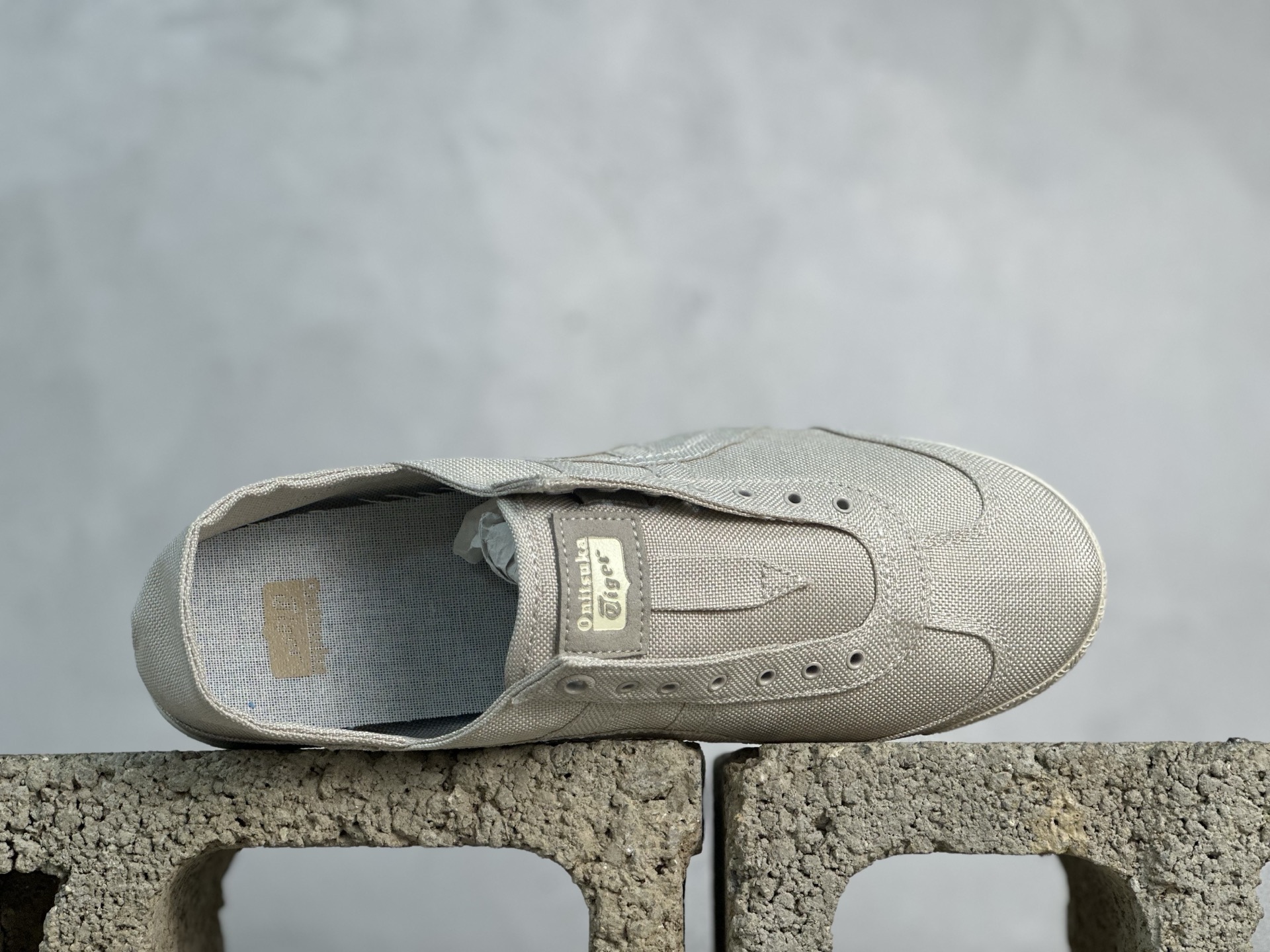 鬼塚虎/Onitsuka Dnitsuka Tiger鬼塚虎MEXICO 66 SD PARATY 墨西哥升级版系列低帮复古经典虎爪百搭休闲皮革慢跑鞋 米灰