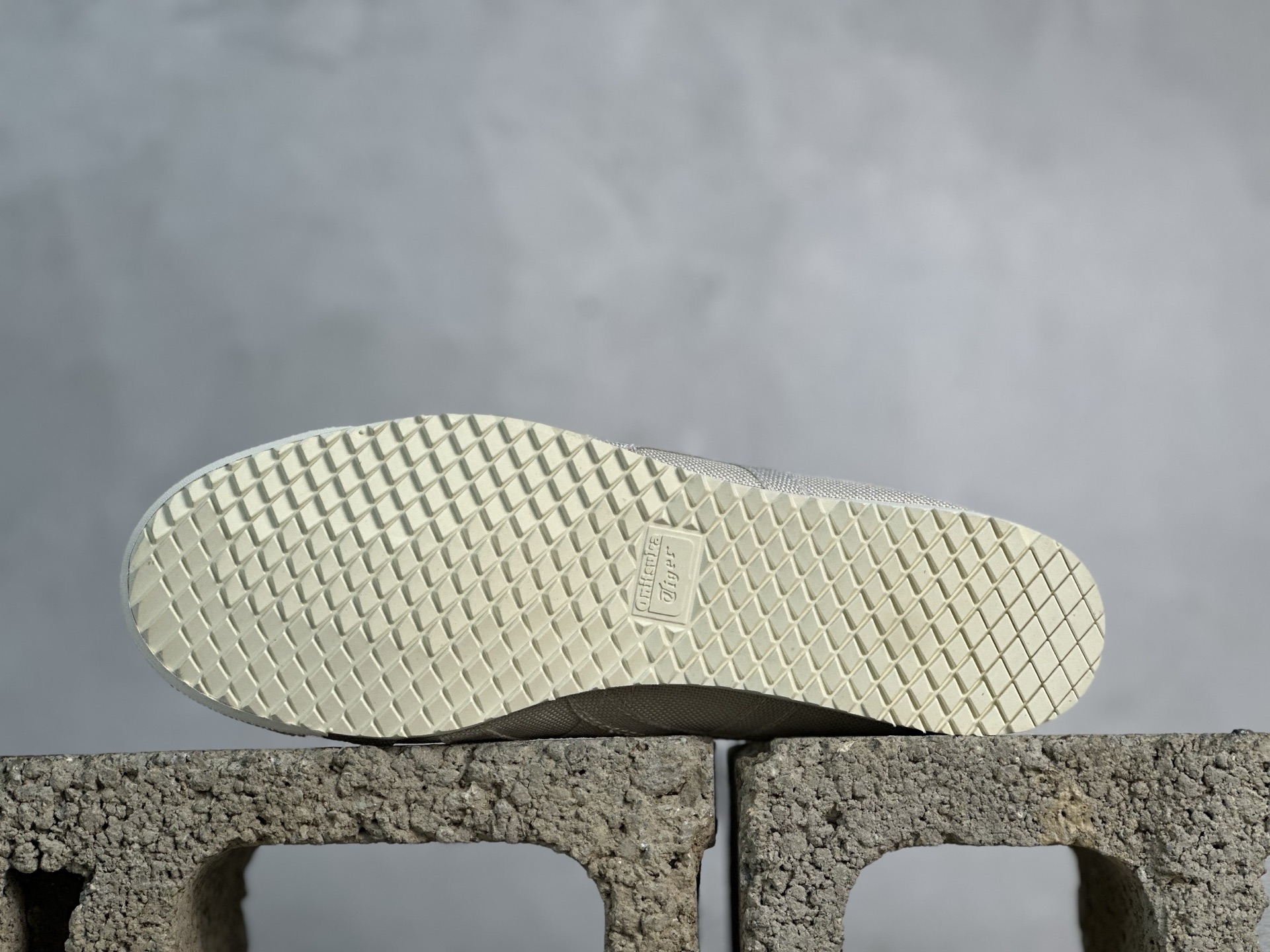 鬼塚虎/Onitsuka Dnitsuka Tiger鬼塚虎MEXICO 66 SD PARATY 墨西哥升级版系列低帮复古经典虎爪百搭休闲皮革慢跑鞋 米灰