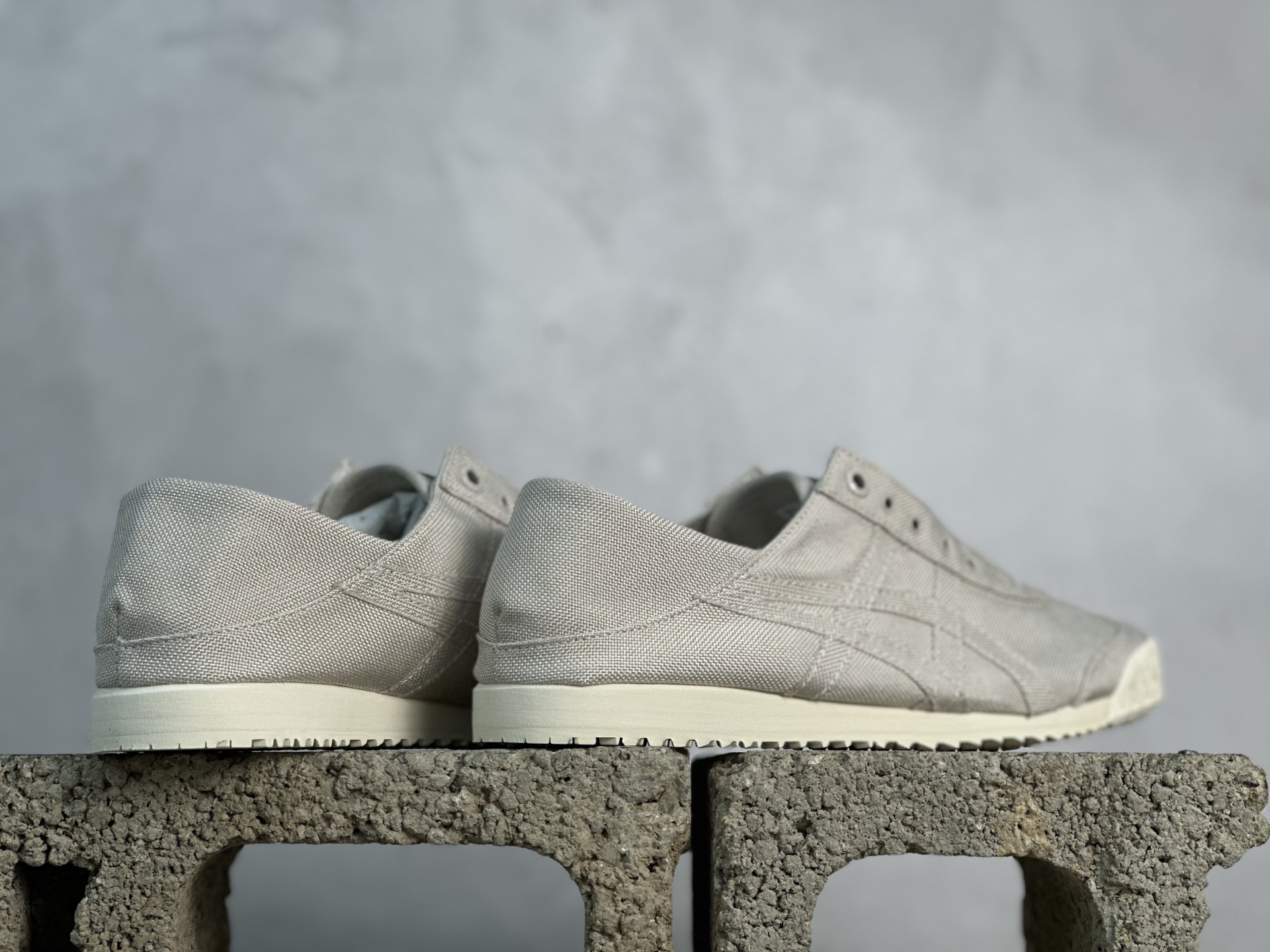 鬼塚虎/Onitsuka Dnitsuka Tiger鬼塚虎MEXICO 66 SD PARATY 墨西哥升级版系列低帮复古经典虎爪百搭休闲皮革慢跑鞋 米灰