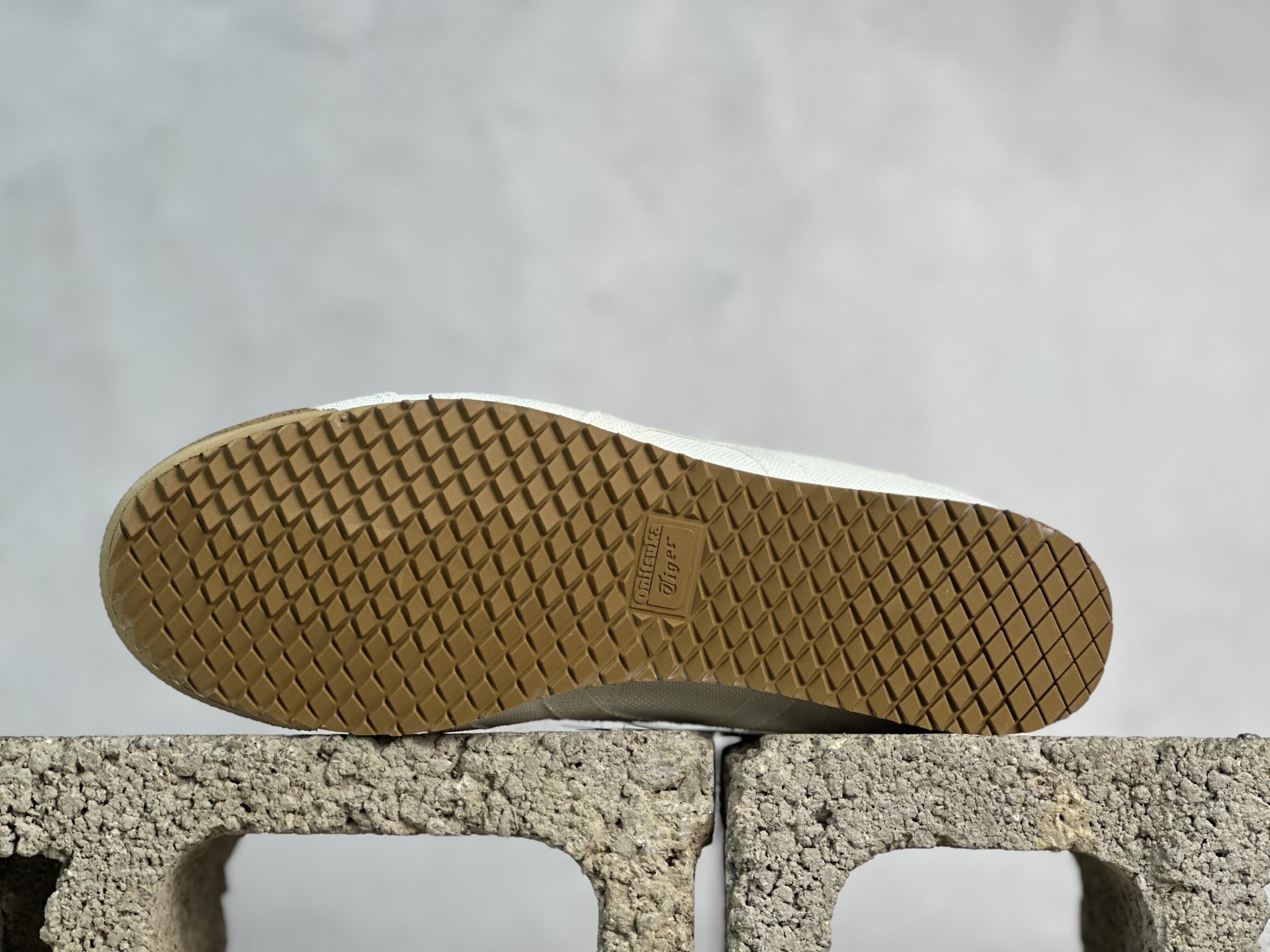 鬼塚虎/Onitsuka Dnitsuka Tiger鬼塚虎MEXICO 66 SD PARATY 墨西哥升级版系列低帮复古经典虎爪百搭休闲皮革慢跑鞋 米白