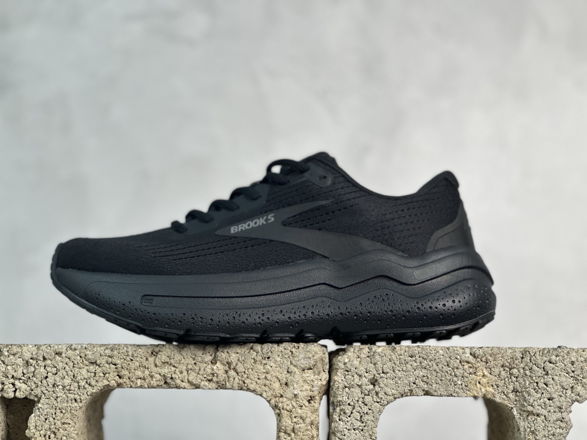 NO:354201,Local store private Brooks Glycerin GTS 21 Comfortable, non-slip, wear-resistant, low-top casual running shoes Men's black Article number 1204201B-168 Size 36-45,19860909本地放店私 Brooks布鲁克斯 Glycerin GTS 21 舒适防滑耐磨 低帮 休闲跑步鞋 男款 黑色 货号1204201B-168 尺码36-45,,Men's shoes