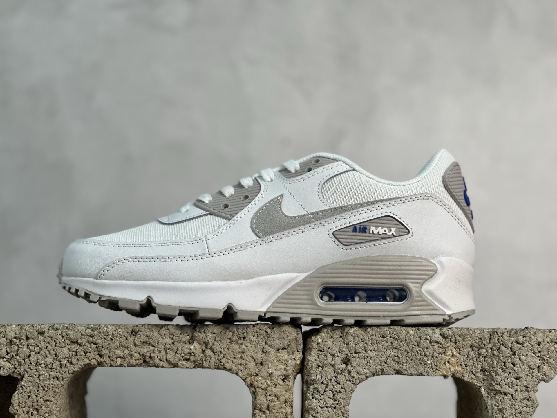 NO:354169,Local store private NIKE Air Max 90 Surplus air cushion sneakers breathable, comfortable shock-absorbing and wear-resistant casual sports running shoes, all designed with seamless waterproof Tech Tuff mudflats and Cordura high-strength nylon materials combined with upper, etc. The toe has also been strengthened, and each pair of shoes is replaced with a more durable outsole than the ordinary Air Max 90, garden laces, hidden pockets on the tongue and the 