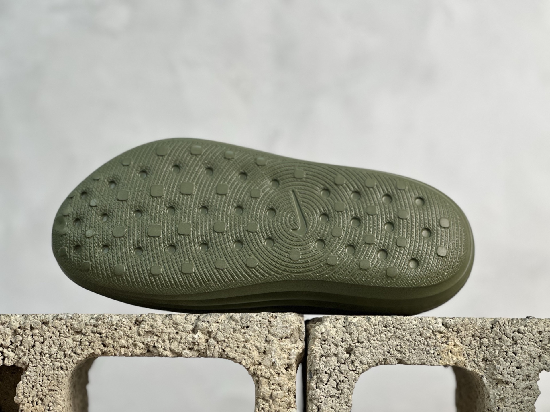  放店私 
G版 Nike ReactX Rejunate HV5060-201 中橄榄绿 Size： 