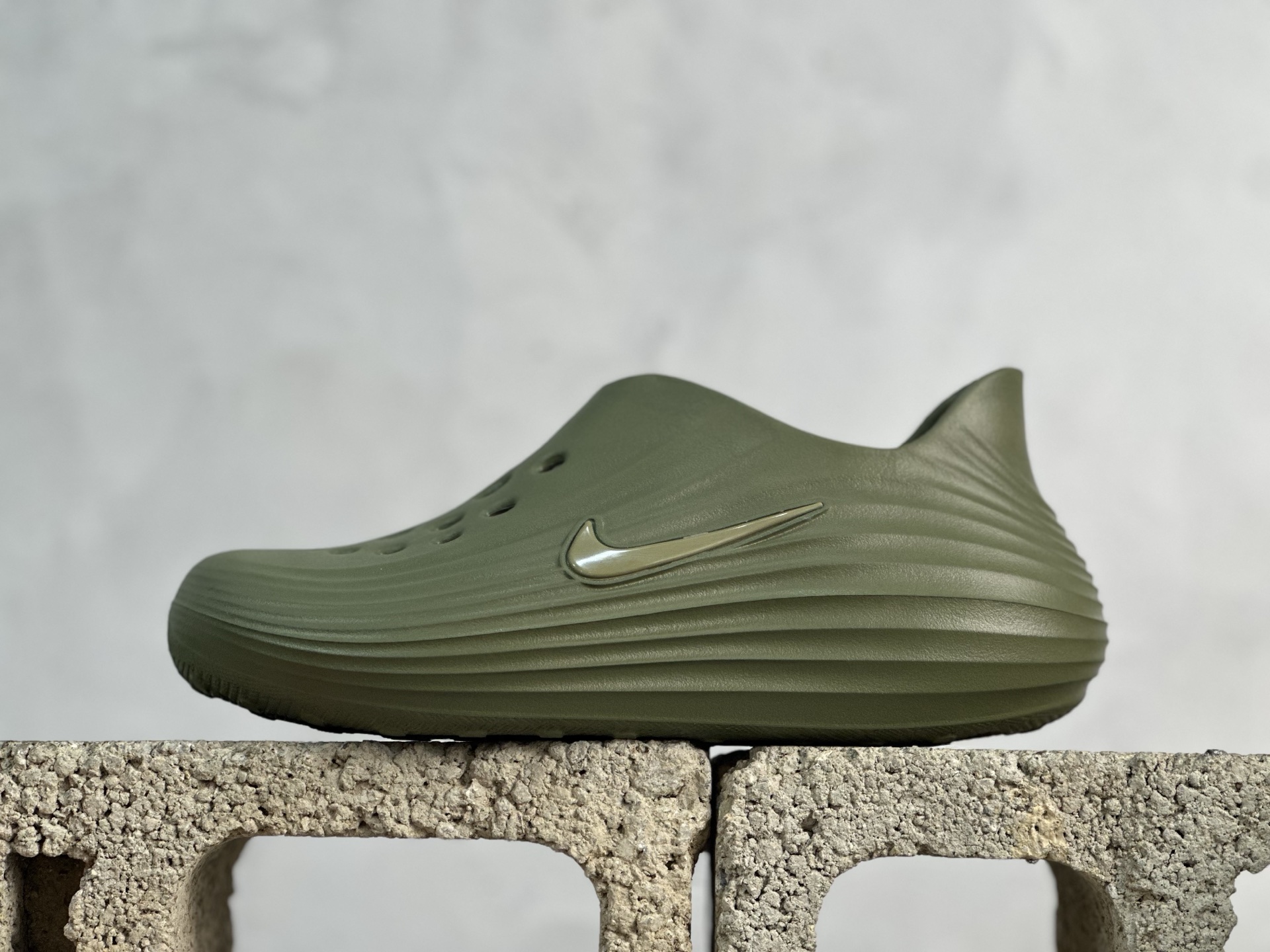  放店私 
G版 Nike ReactX Rejunate HV5060-201 中橄榄绿 Size： 