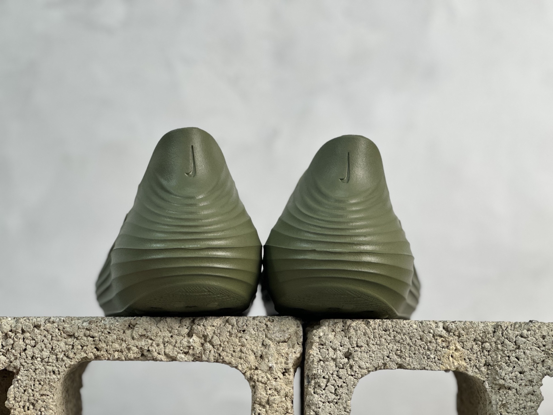  放店私 
G版 Nike ReactX Rejunate HV5060-201 中橄榄绿 Size： 
