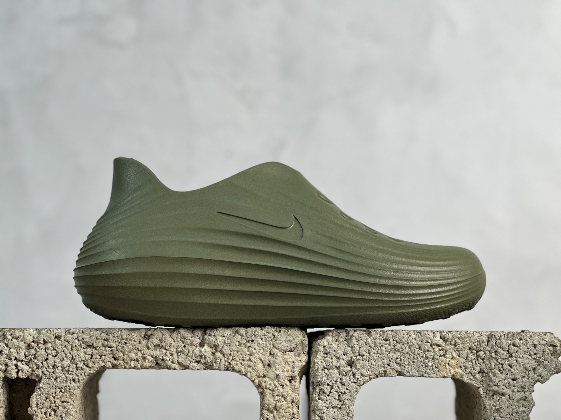  放店私 
G版 Nike ReactX Rejunate HV5060-201 中橄榄绿 Size： 