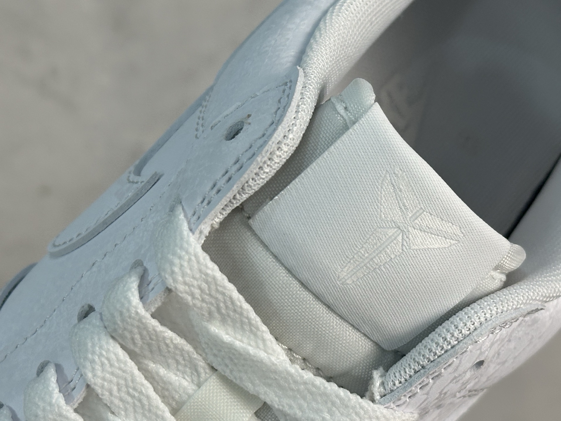 TO 放店私 
Nike Air Force 1 Low Kobe Forever White IB00