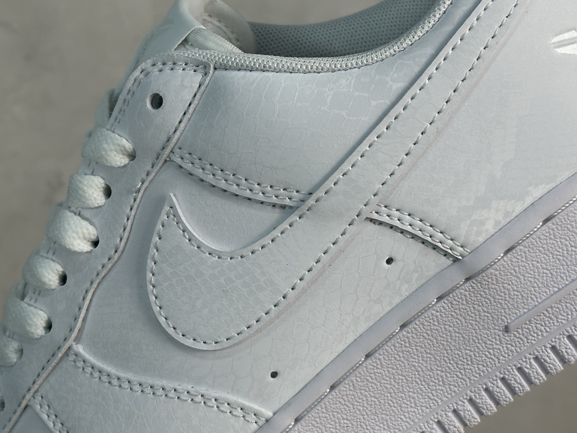 TO 放店私 
Nike Air Force 1 Low Kobe Forever White IB00