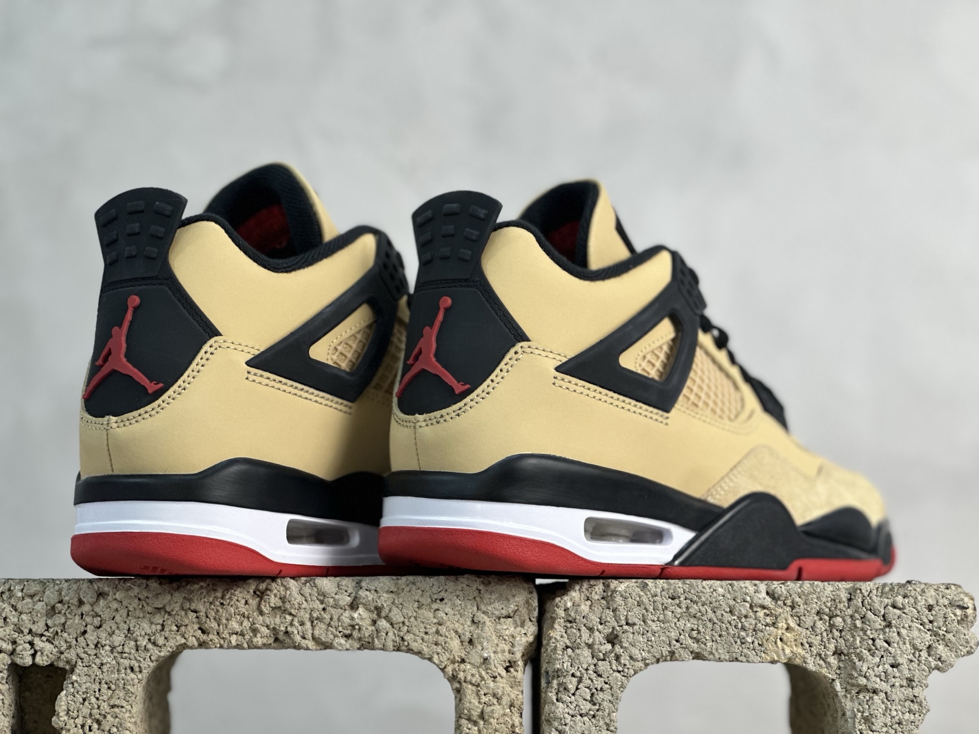 F版 放店私                            
Air Jordan 4  Ret