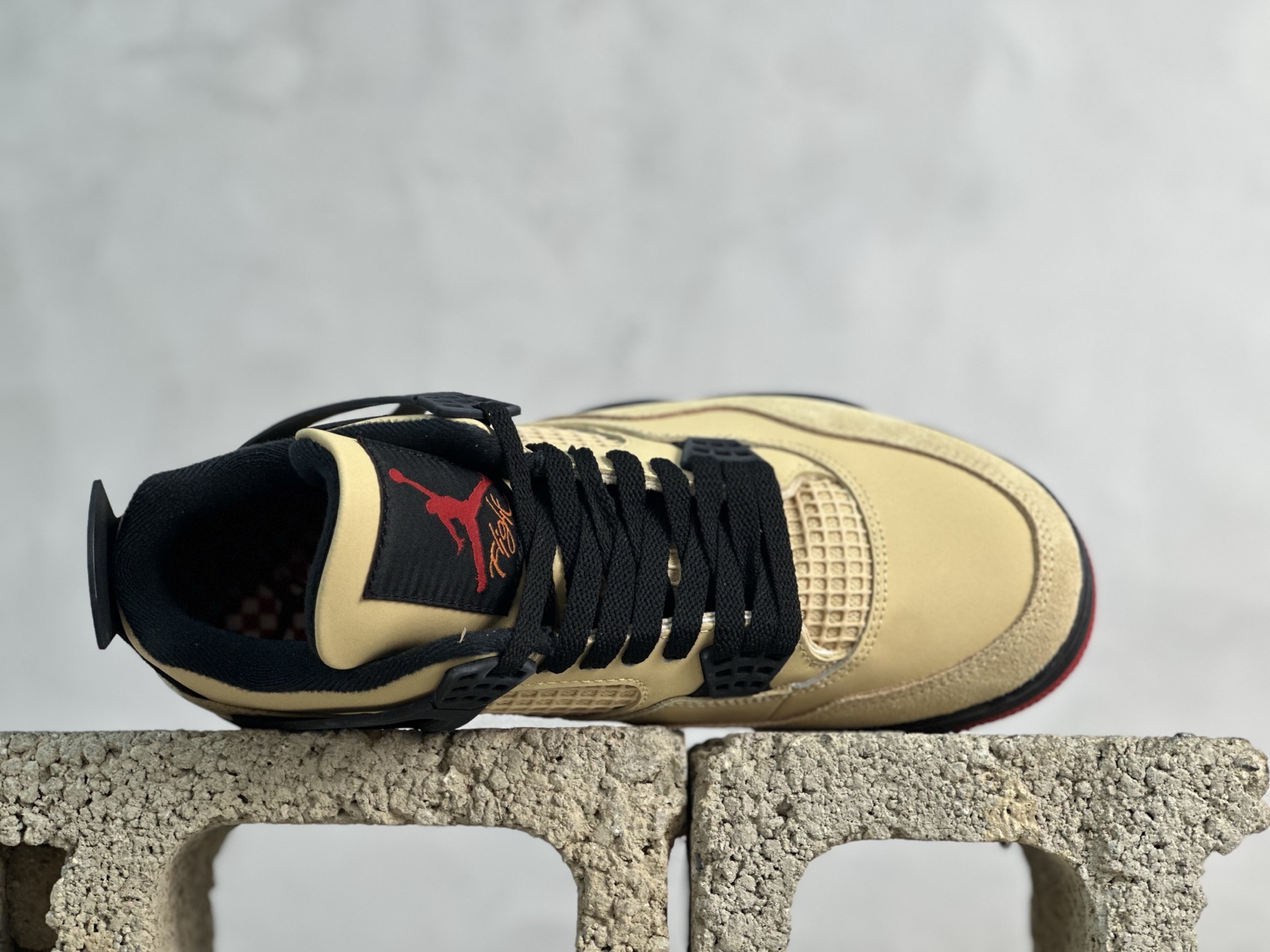 F版 放店私                            
Air Jordan 4  Ret