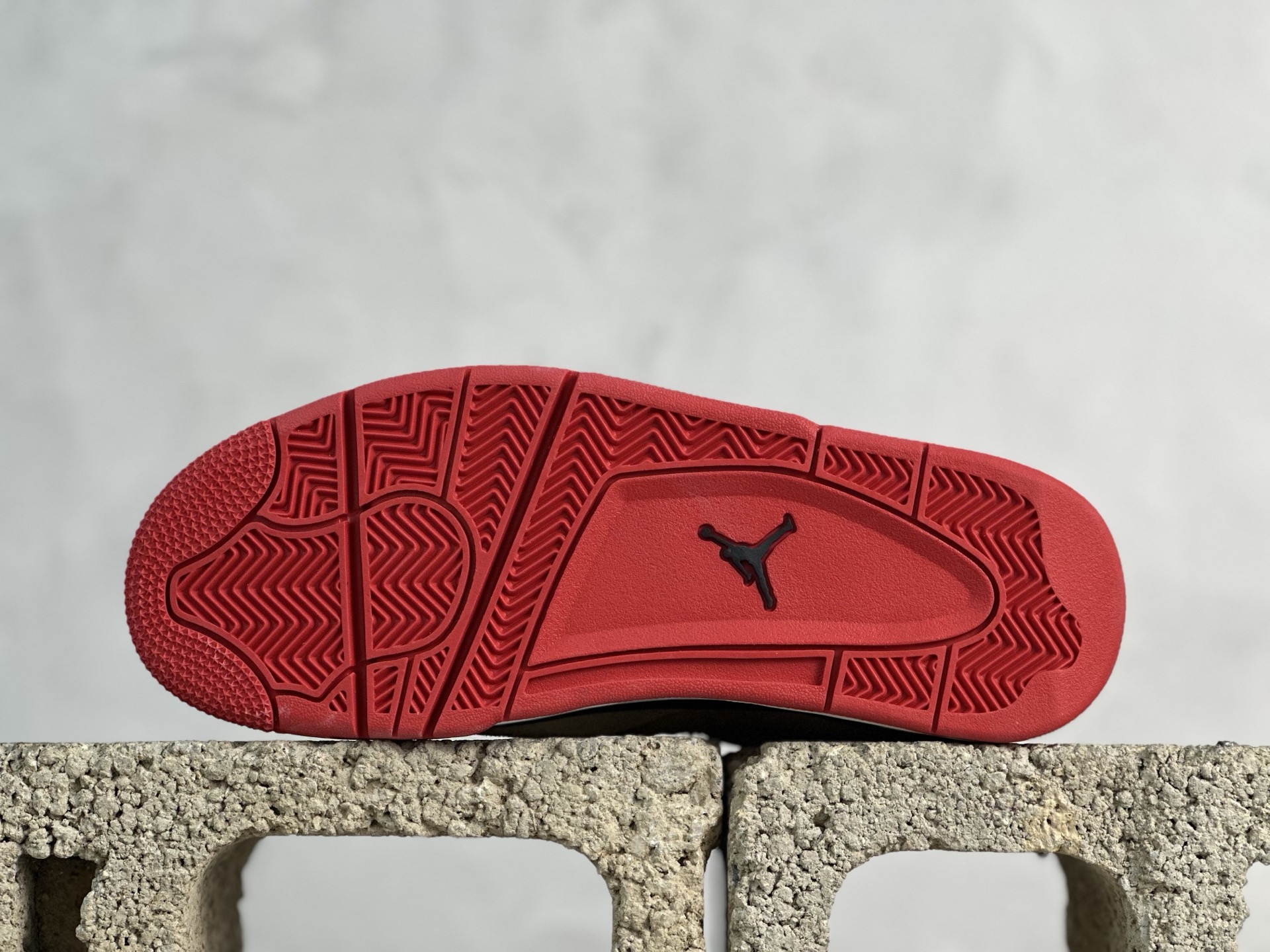 F版 放店私                            
Air Jordan 4  Ret