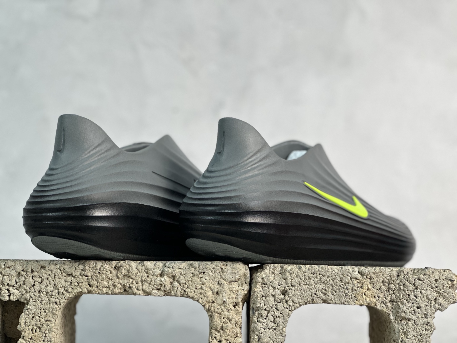  放店私 G版 Nike ReactX Rejunate HV5060-003 灰绿 Size： 36 
