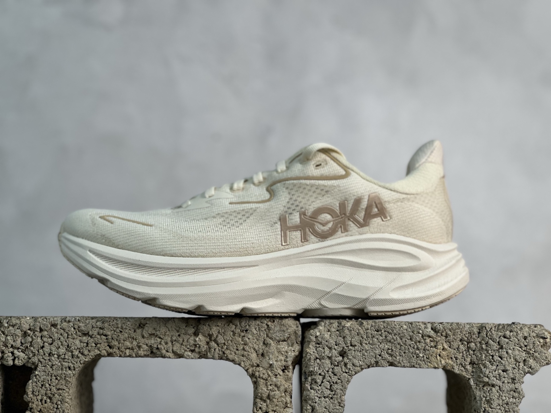 放店私
GX版 HOKA ONE ONE Clifton 克里夫顿10代专业性能减震公路跑步鞋 

专
