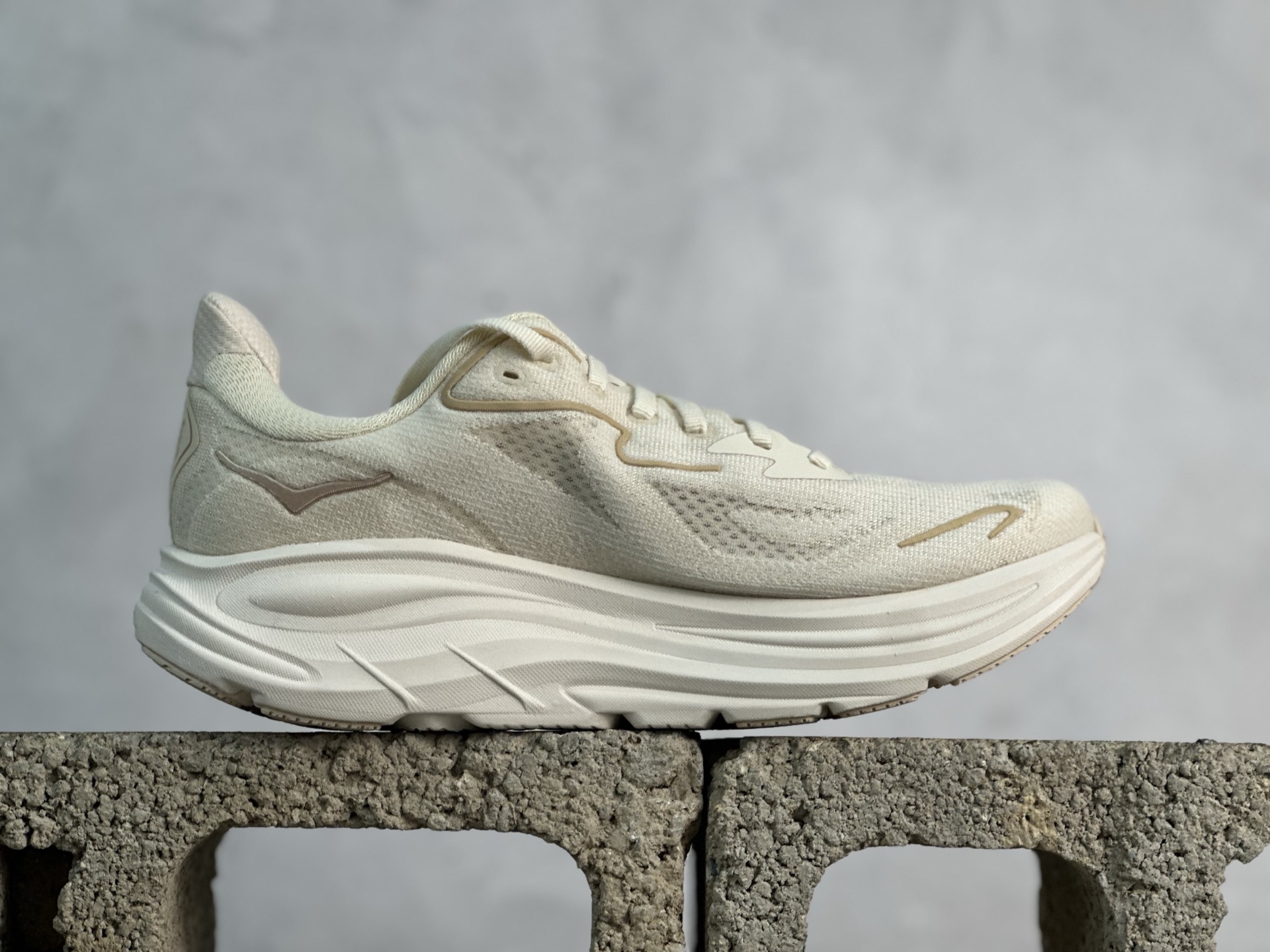  放店私
GX版 HOKA ONE ONE Clifton 克里夫顿10代专业性能减震公路跑步鞋 

专