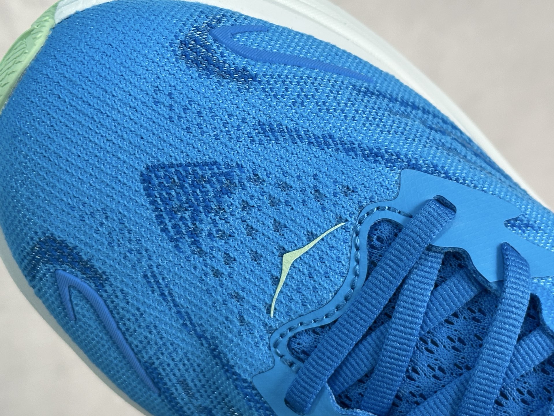  放店私
GX版 HOKA ONE ONE Clifton 克里夫顿10代专业性能减震公路跑步鞋 

专