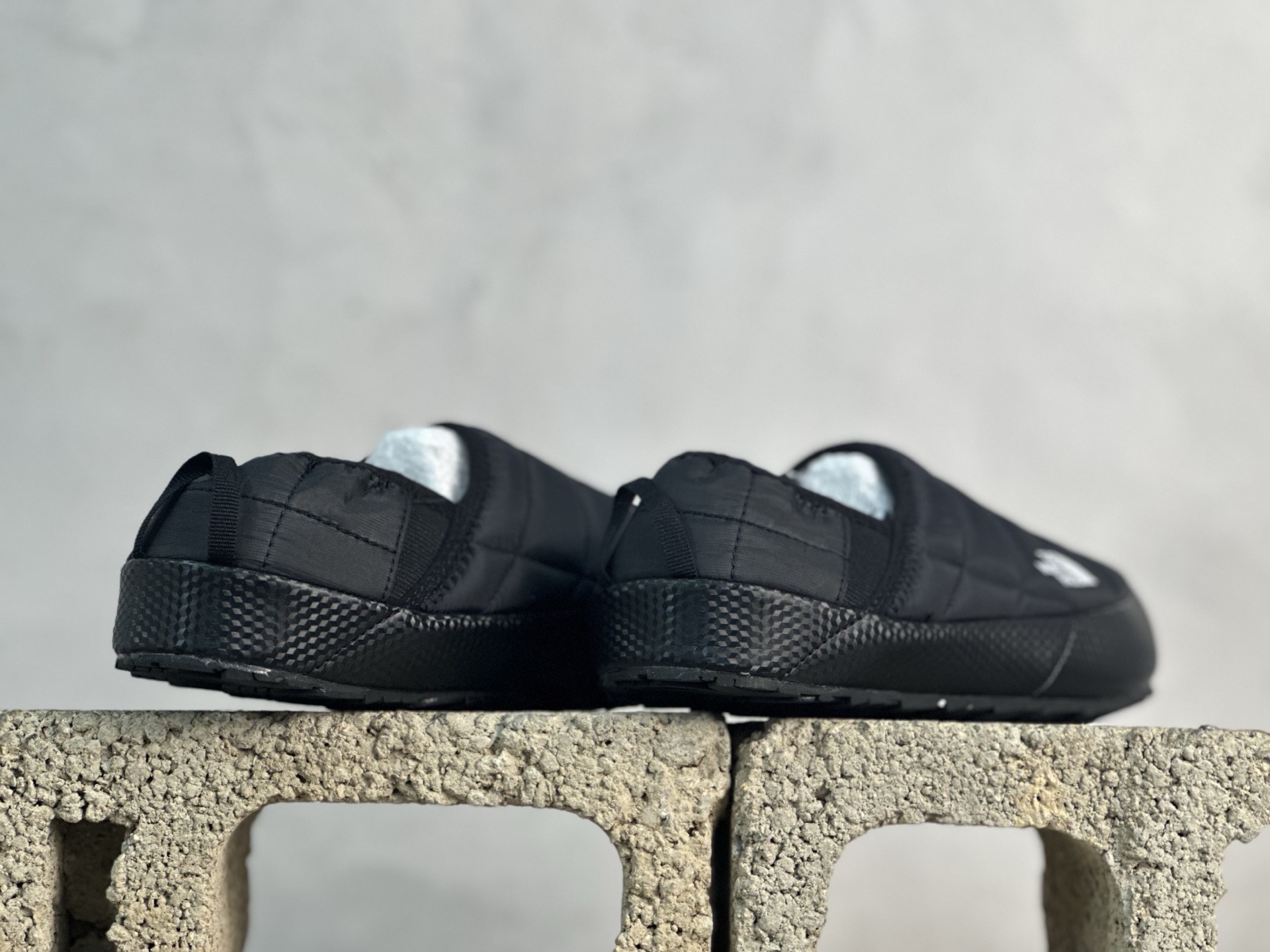 放店私 户外轻旅者鞋履,著名户外品牌-北面/The North Face XTRA 系列低帮袜套式一脚蹬保暖休闲运动鞋 NFOA3VIH
