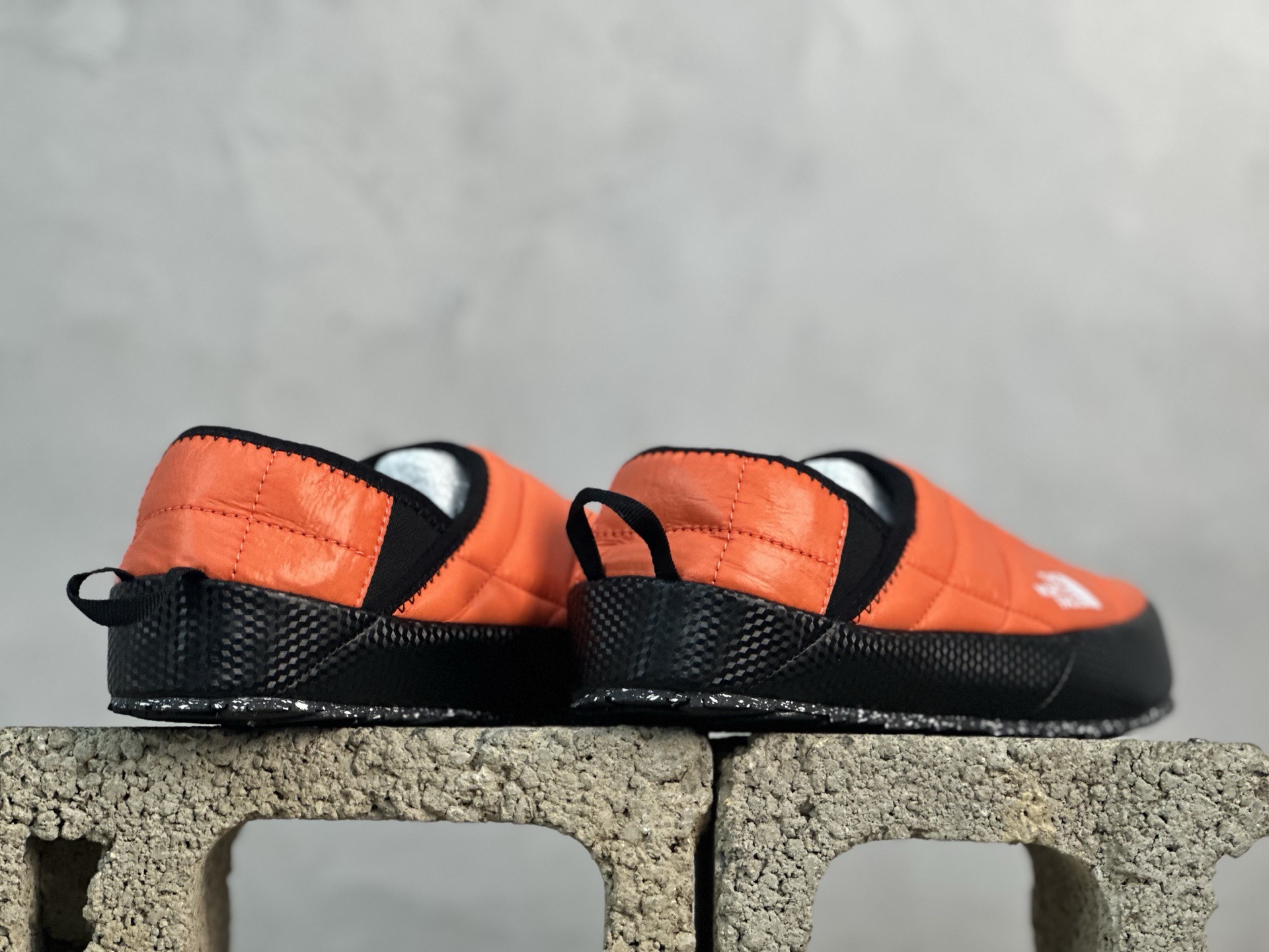 放店私 户外轻旅者鞋履,著名户外品牌-北面/The North Face XTRA 系列低帮袜套式一脚蹬保暖休闲运动鞋 NFOA3VIH