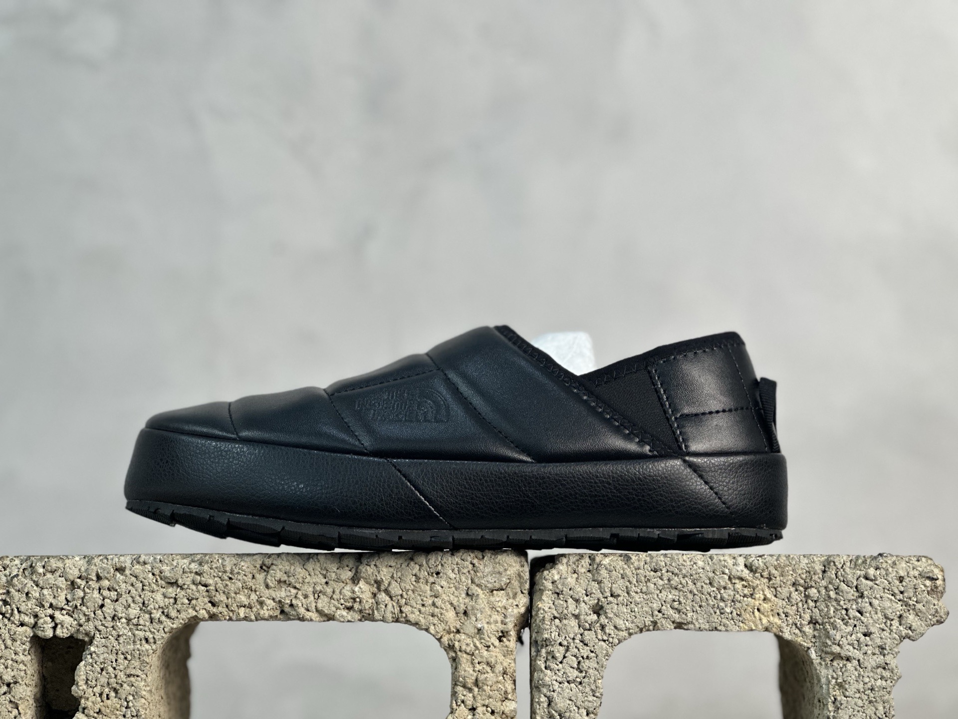 放店私 户外轻旅者鞋履,著名户外品牌-北面/The North Face XTRA 系列低帮袜套式一脚蹬保暖休闲运动鞋 NFOA3VIH