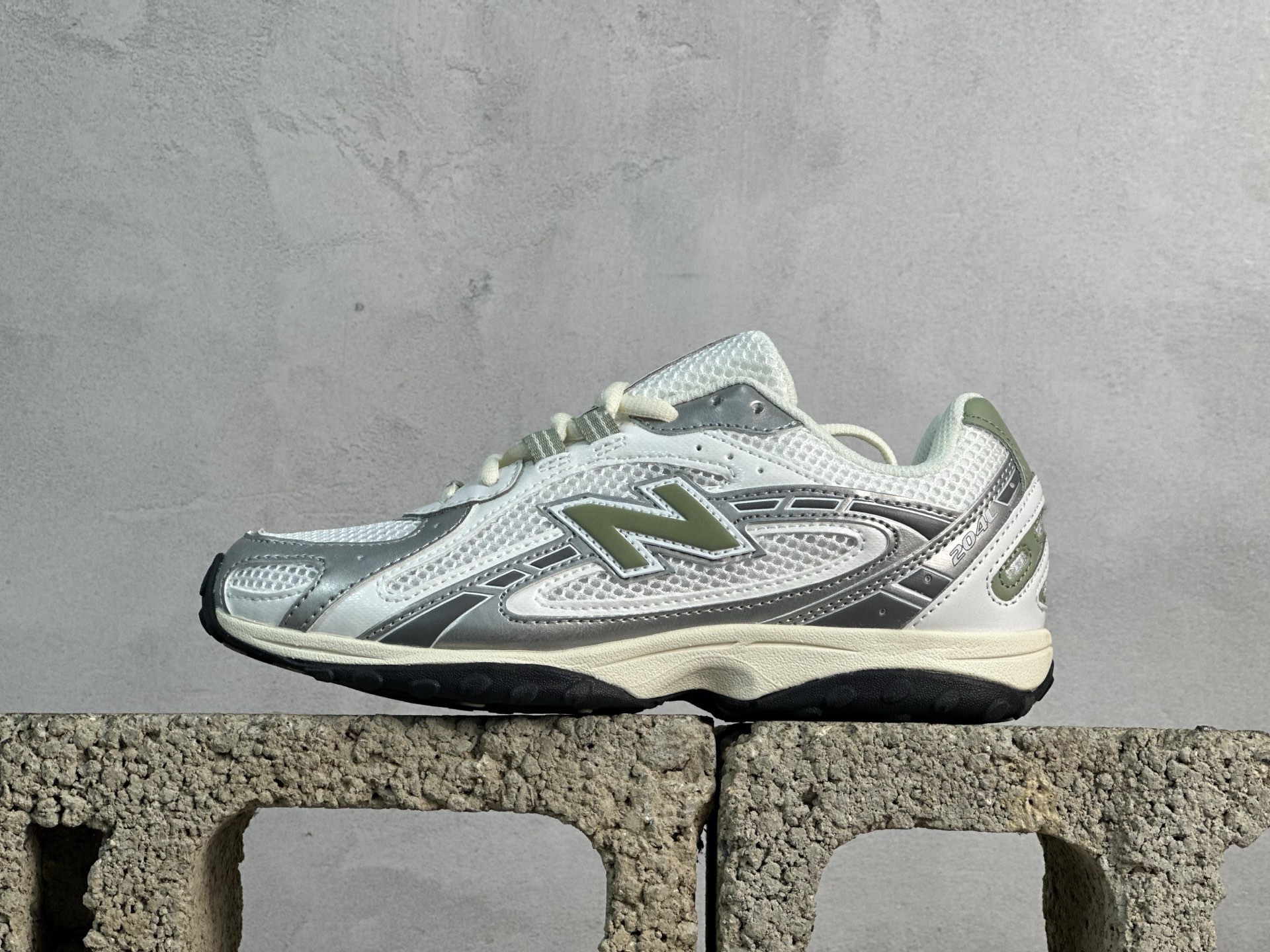 冲刺双11 放店私 2025小红书爆款 New Balance204L 海外原鞋复刻 薄底潮流MIU系风 1:1真标+蓝光+跳码