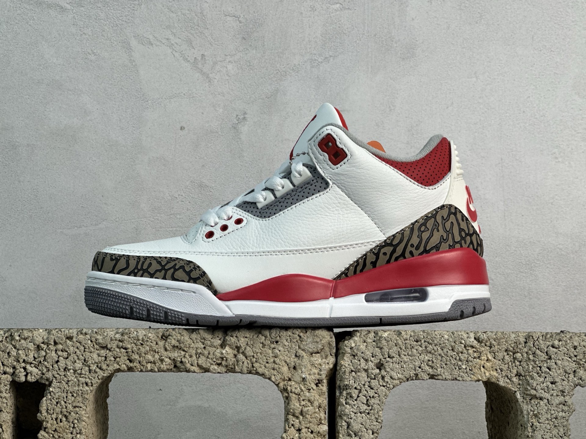 特价💰110‼️
纯原AJ3系列福利特价!
尺码36-47,暴力输出!
真正的纯原AJ3福利,老牌大厂出品!卖过的都知道,绝对是好货福利!原XX,骨折1XX特价!放心冲!