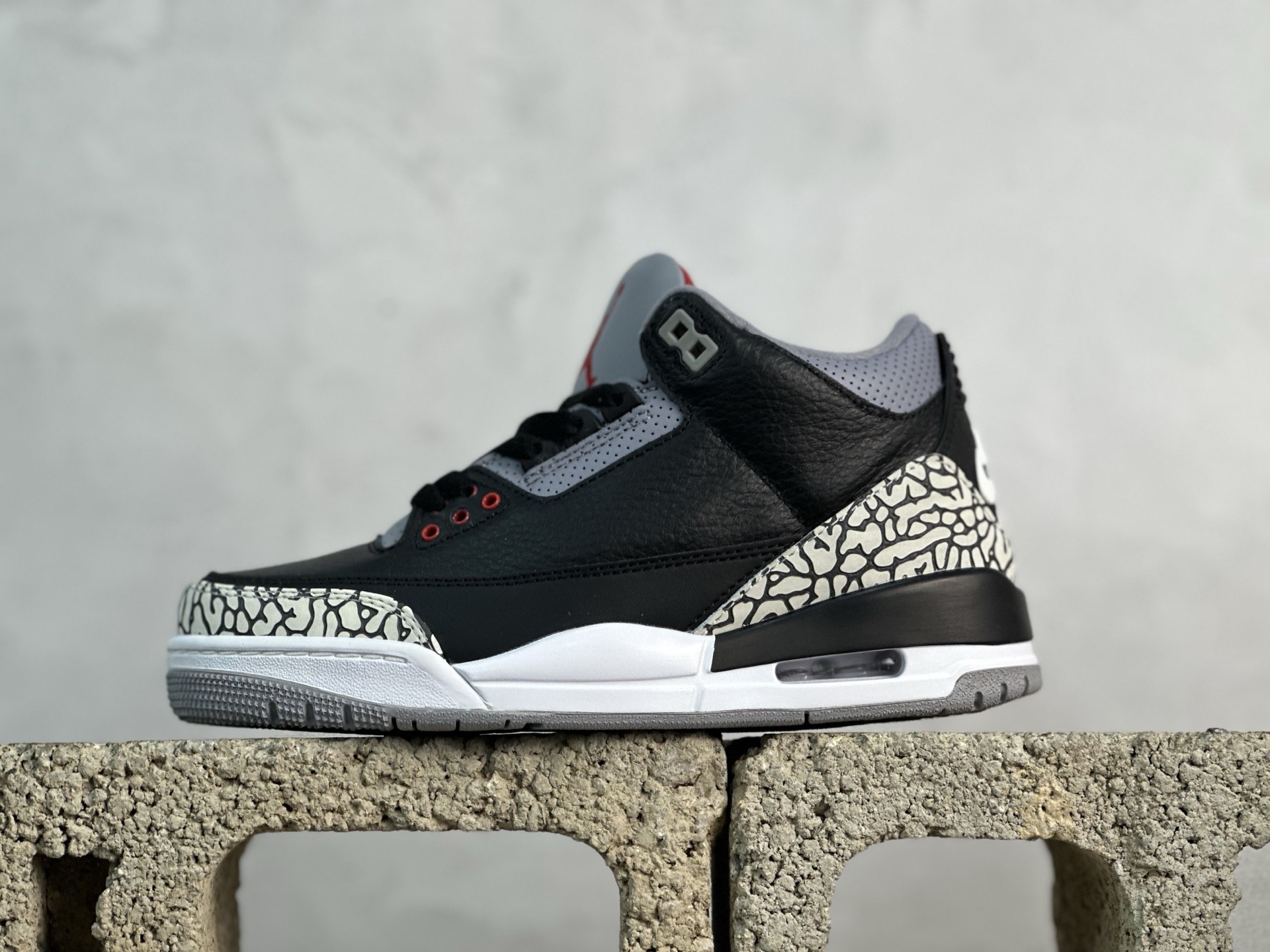 特价💰110‼️
纯原AJ3系列福利特价!
尺码36-47,暴力输出!
真正的纯原AJ3福利,老牌大厂出品!卖过的都知道,绝对是好货福利!原XX,骨折1XX特价!放心冲!