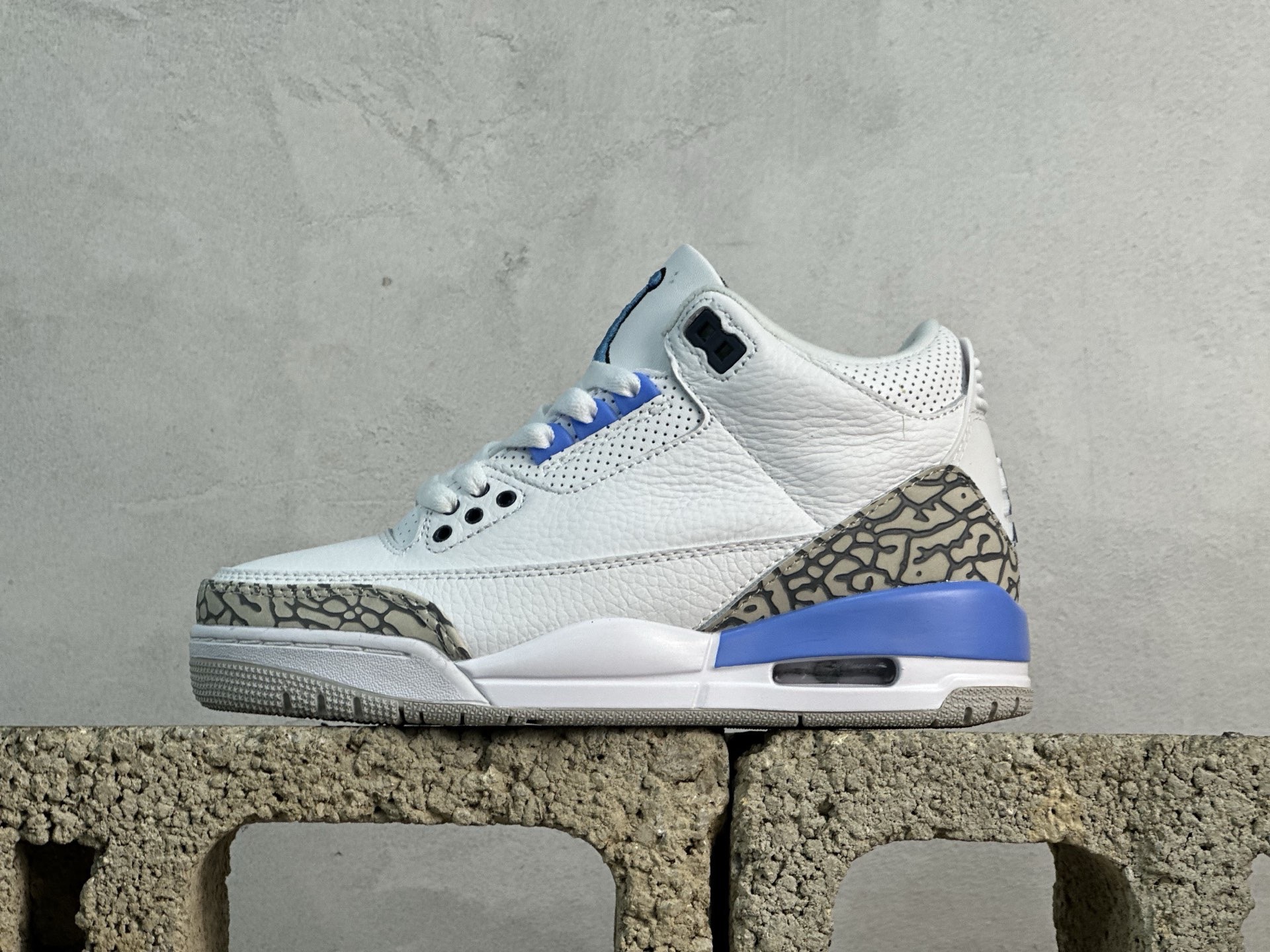 特价💰110‼️
纯原AJ3系列福利特价!
尺码36-47,暴力输出!
真正的纯原AJ3福利,老牌大厂出品!卖过的都知道,绝对是好货福利!原XX,骨折1XX特价!放心冲!