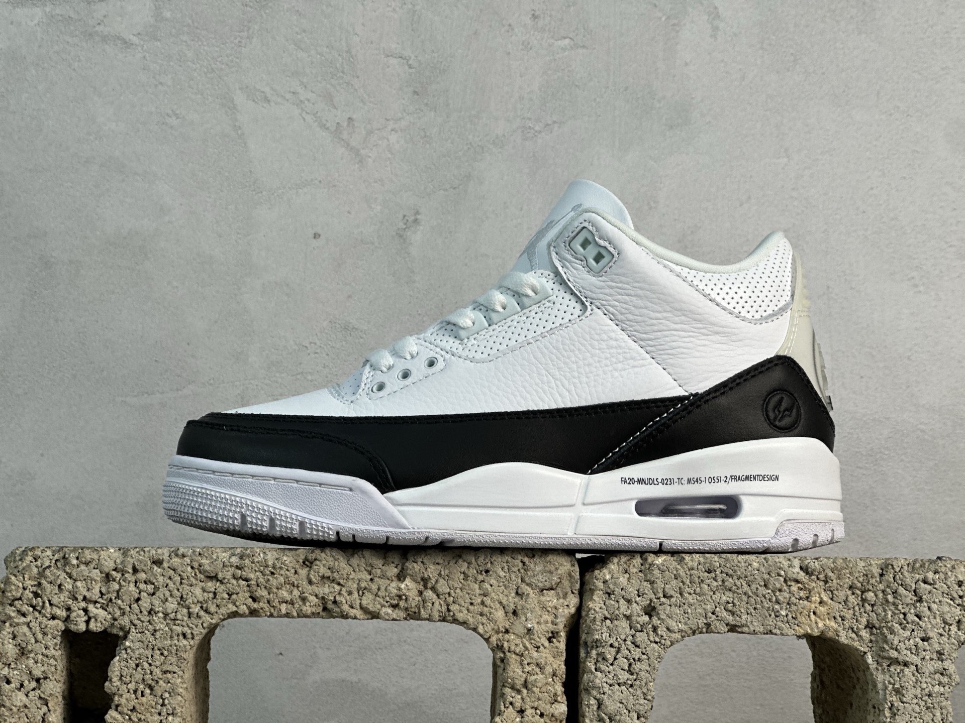 特价💰110‼️
纯原AJ3系列福利特价!
尺码36-47,暴力输出!
真正的纯原AJ3福利,老牌大厂出品!卖过的都知道,绝对是好货福利!原XX,骨折1XX特价!放心冲!