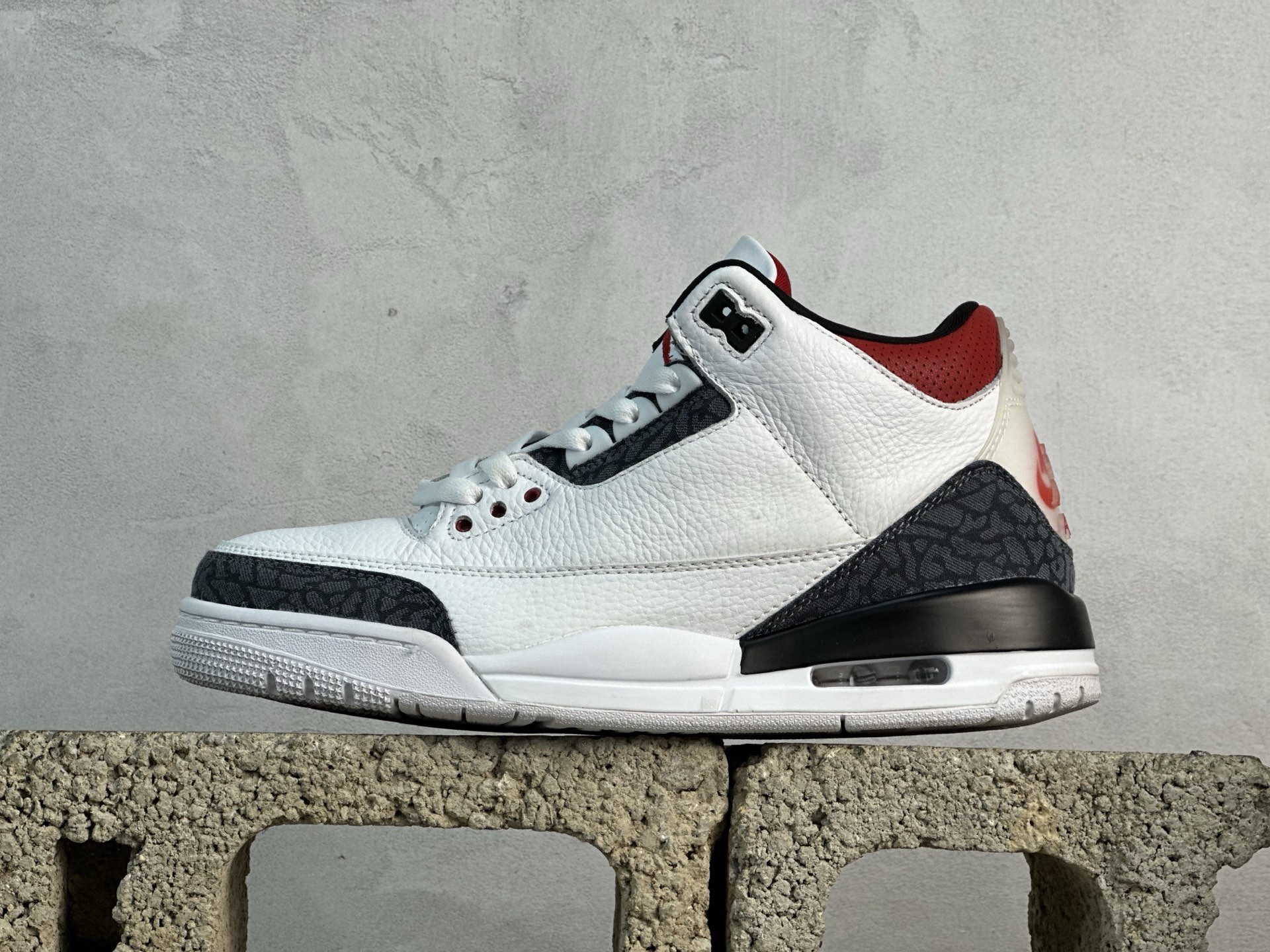 特价💰110‼️
纯原AJ3系列福利特价!
尺码36-47,暴力输出!
真正的纯原AJ3福利,老牌大厂出品!卖过的都知道,绝对是好货福利!原XX,骨折1XX特价!放心冲!