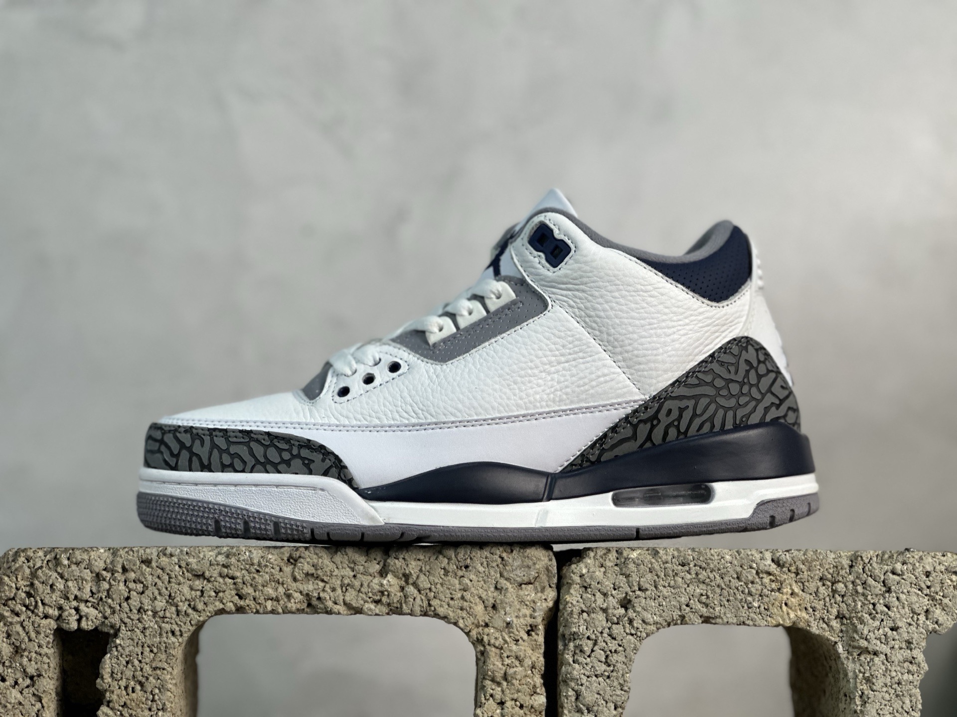 特价💰110‼️
纯原AJ3系列福利特价!
尺码36-47,暴力输出!
真正的纯原AJ3福利,老牌大厂出品!卖过的都知道,绝对是好货福利!原XX,骨折1XX特价!放心冲!