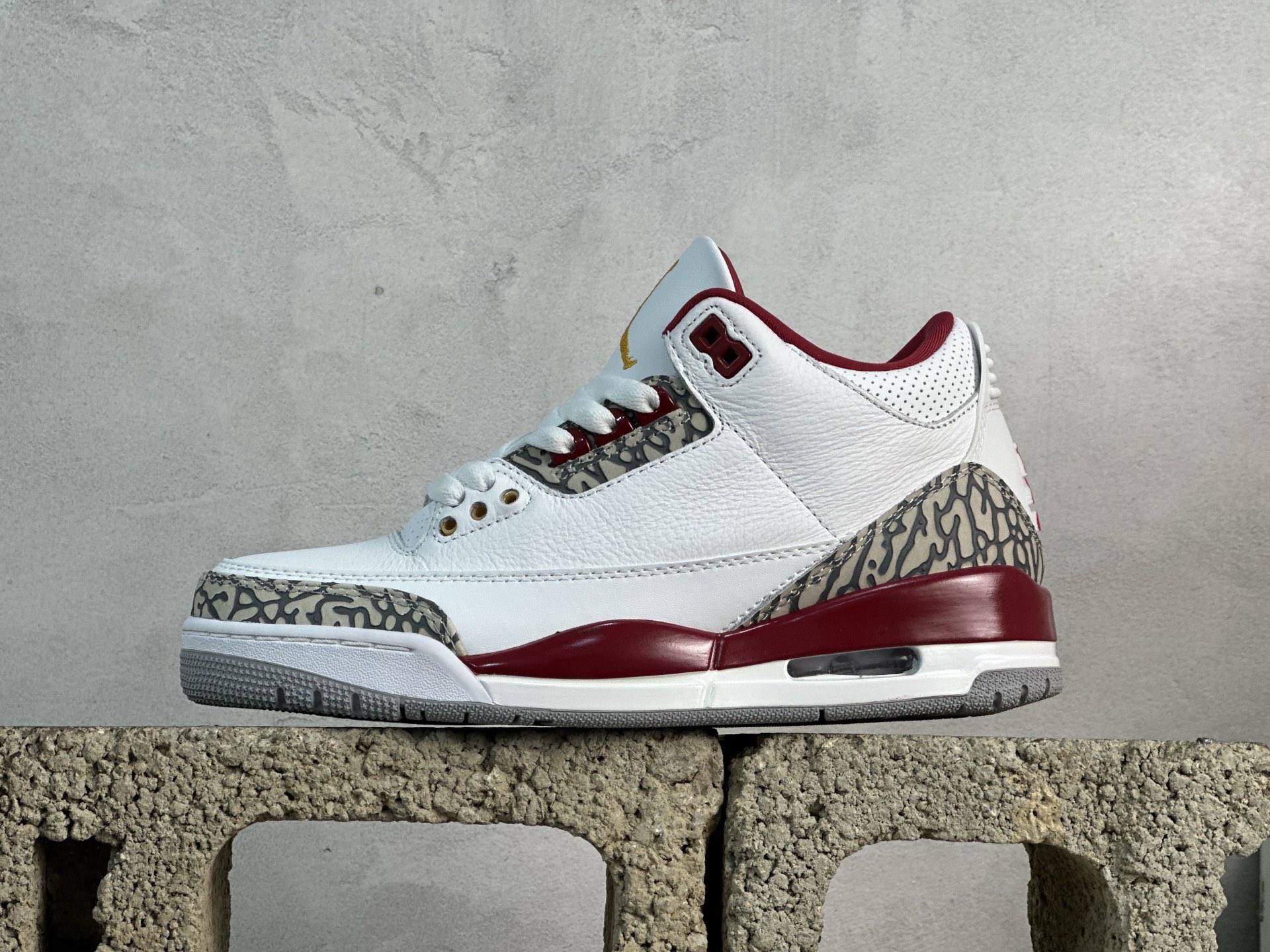 特价💰110‼️
纯原AJ3系列福利特价!
尺码36-47,暴力输出!
真正的纯原AJ3福利,老牌大厂出品!卖过的都知道,绝对是好货福利!原XX,骨折1XX特价!放心冲!