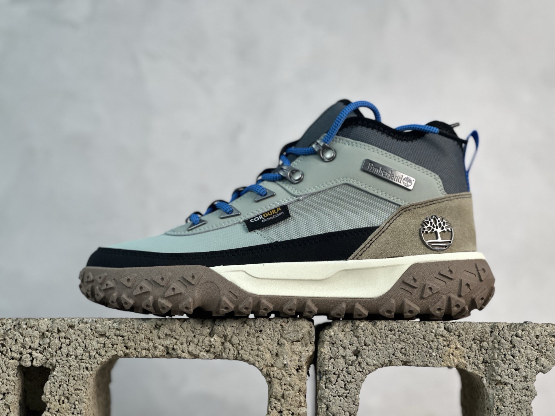 💰200 放店私 Timberland 添柏岚/天伯伦户外运动休闲靴 TB0A6758EA2
尺码:40 41 42 43 44 45 46