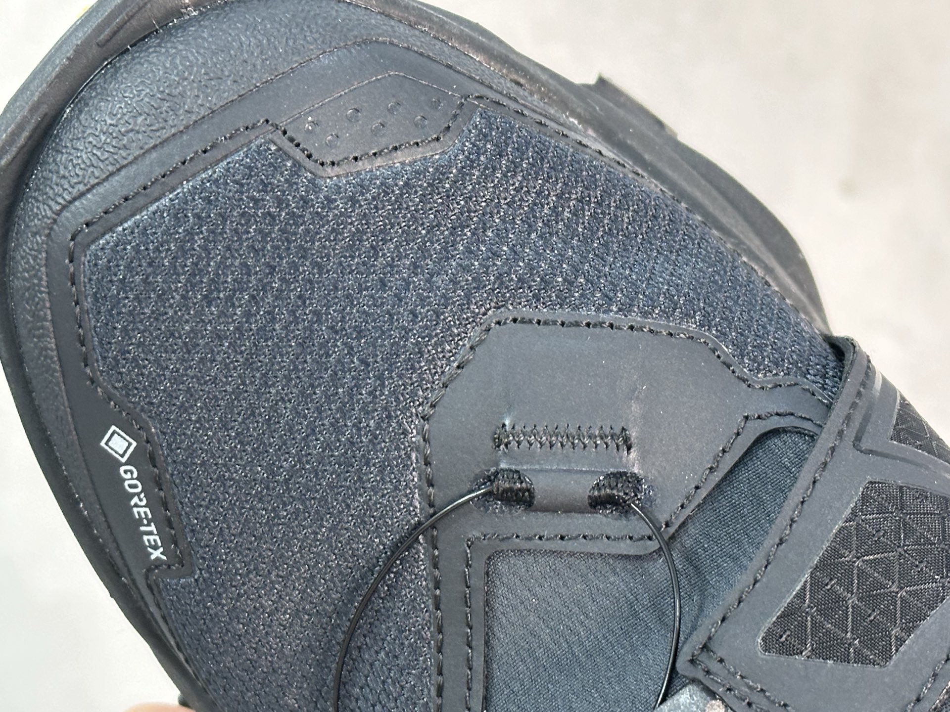 💰370 放店私
TOP版 凯乐石KAILAS YAN GTX HIGH 运动户外登山防水防滑轻量高帮 登山徒步鞋 男码出货
尺码：36-45