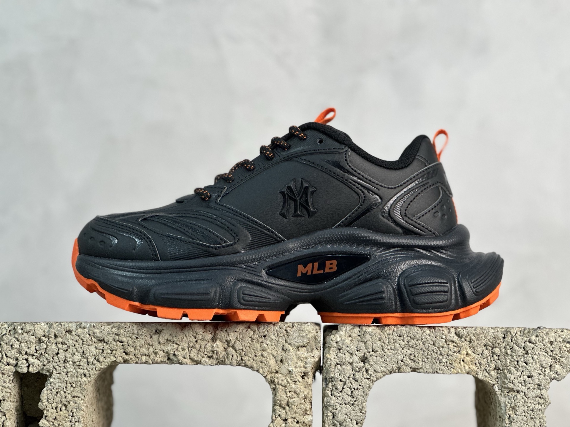 💰190 放店私                                                                           正单版 网红爆款 MLB Winner Chunky NB 低帮休闲凉鞋 原厂防伪吊牌 尺码：35.5 36 36.5 37.5 38 38.5 39 40 40.5 41 42 42.5 43 44 44.5 45