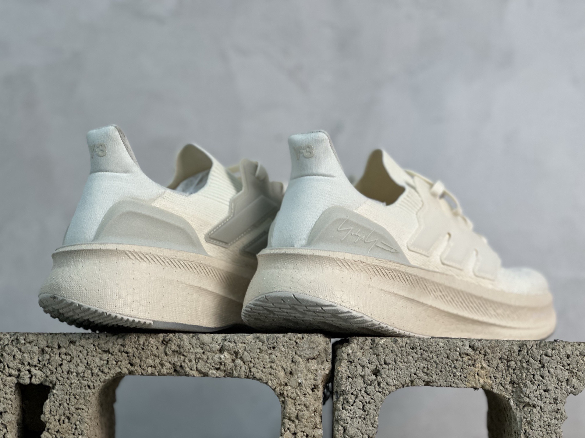 RS💰230 放店私 Y-3 x Adidas Ultraboost 5 JP7439 联名款阿迪达斯新款休闲爆米花跑步鞋
尺码：36 36.5 37 38 38.5 39 40 40.5 41 42 42.5 43 44 44.5 45 46 47 48