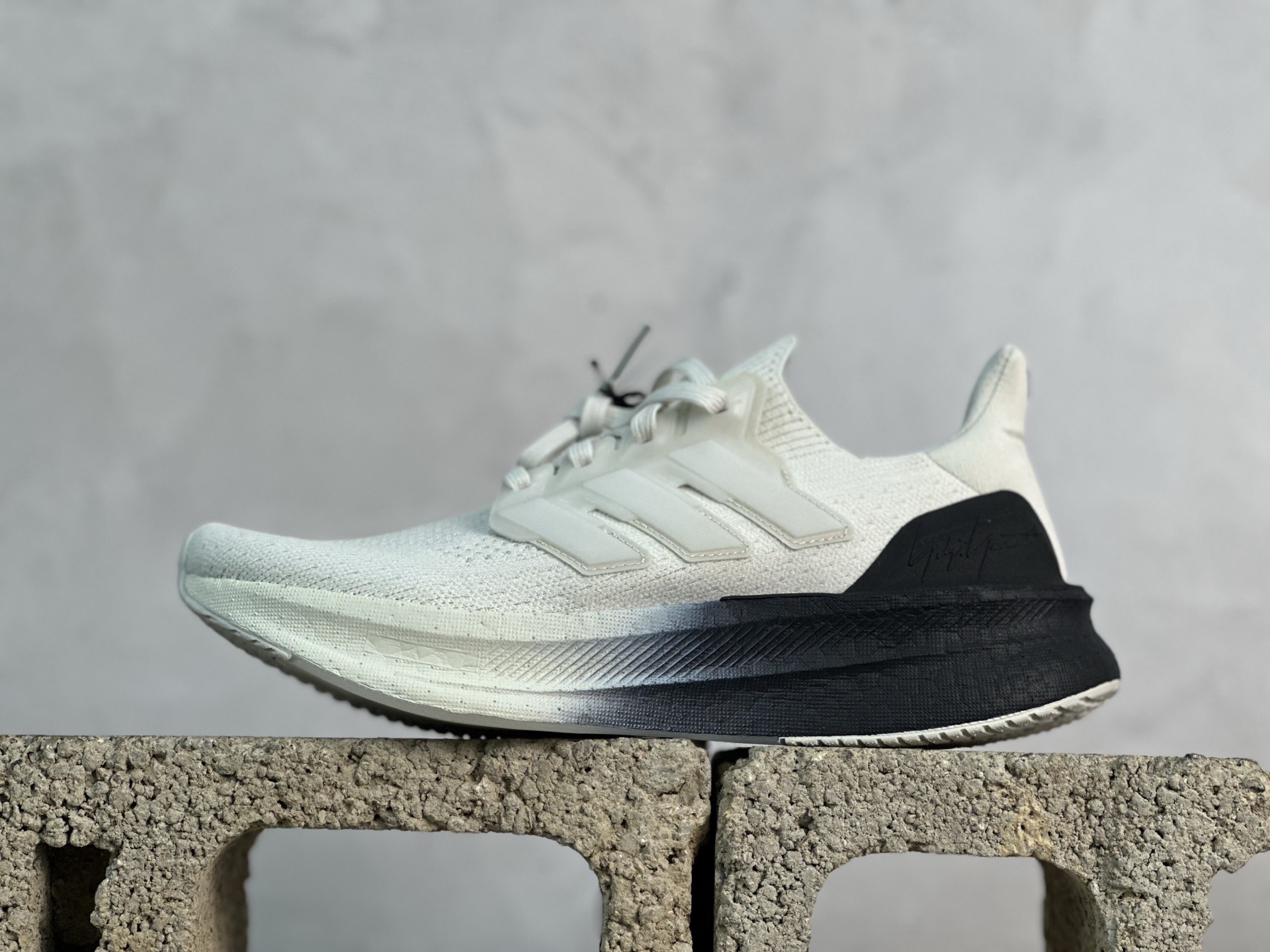 RS💰230 放店私 Y-3 x Adidas Ultraboost 5 JR6648 联名款阿迪达斯新款休闲爆米花跑步鞋
尺码：36 36.5 37 38 38.5 39 40 40.5 41 42 42.5 43 44 44.5 45 46 47 48