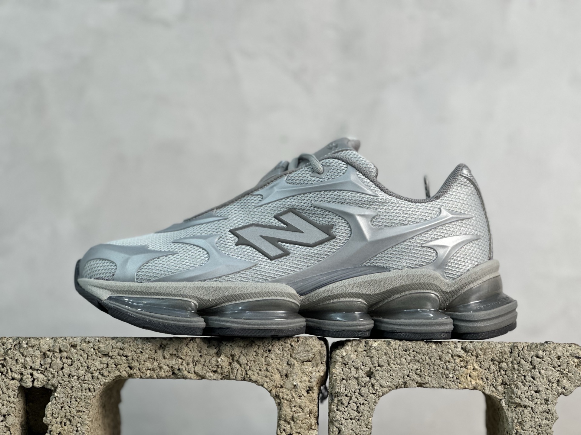 💰190 放店私
New Balance 2000系列复古老爹风休闲运动慢跑鞋 U2000SN2
尺码:36 37 37.5 38 38.5 39 40 40.5 41 42 42.5 43 44 44.5 45 46