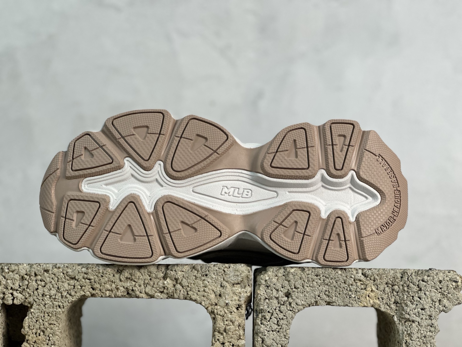 💰190 放店私 NY MLB Champ Chunky Vintage NB 纽约洋基队 增高厚底休闲板鞋 3ASHCC05N50BGS 尺码：35 36 36.5 37.5 38 38.5 39 40 40.5 41 42 42.5 43 44 44.5 45