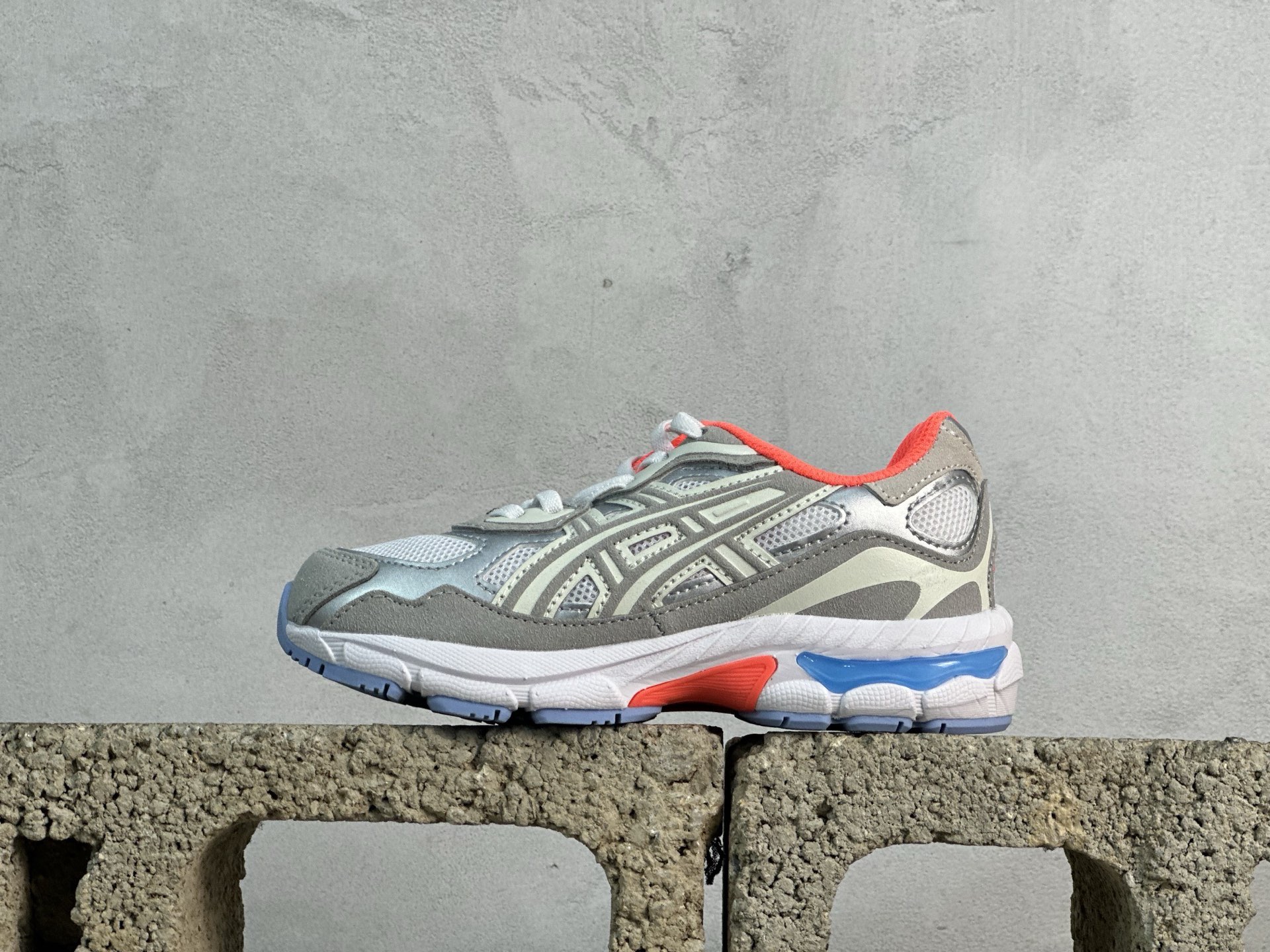 童鞋💰150 放店私
纯原平台特供 Asics Gel NYC
尺码:24 24.5 25 26 26.5 27 28 28.5 29 30 30.5 31 32 32.5 33 34 34.5 35 36 36.5 37
编码:28