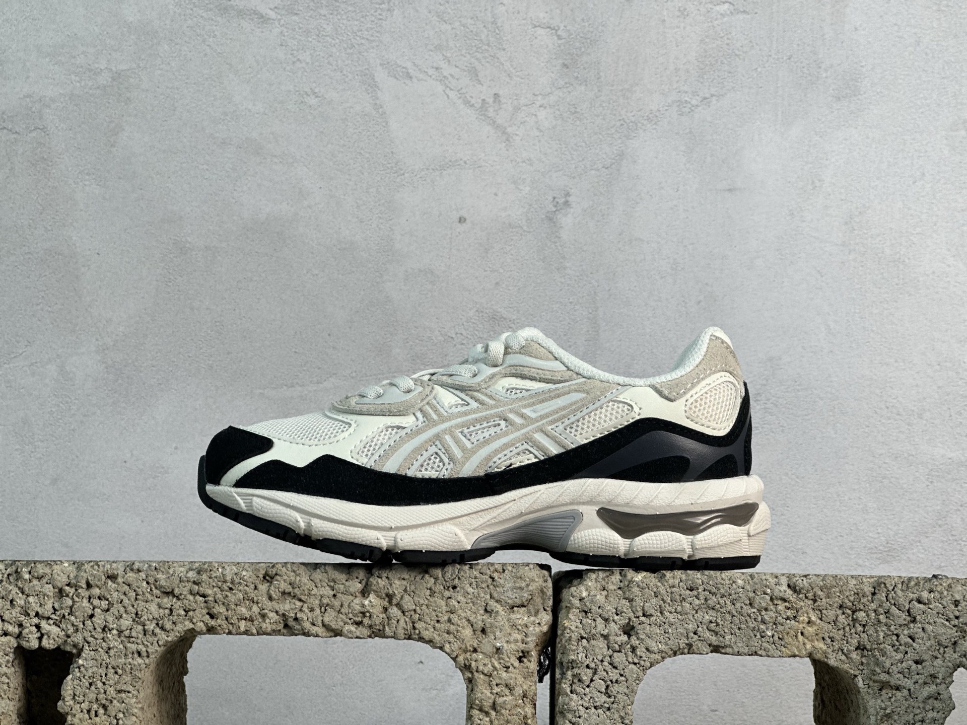童鞋💰150 放店私
纯原平台特供 Asics Gel NYC
尺码:24 24.5 25 26 26.5 27 28 28.5 29 30 30.5 31 32 32.5 33 34 34.5 35 36 36.5 37
编码:28