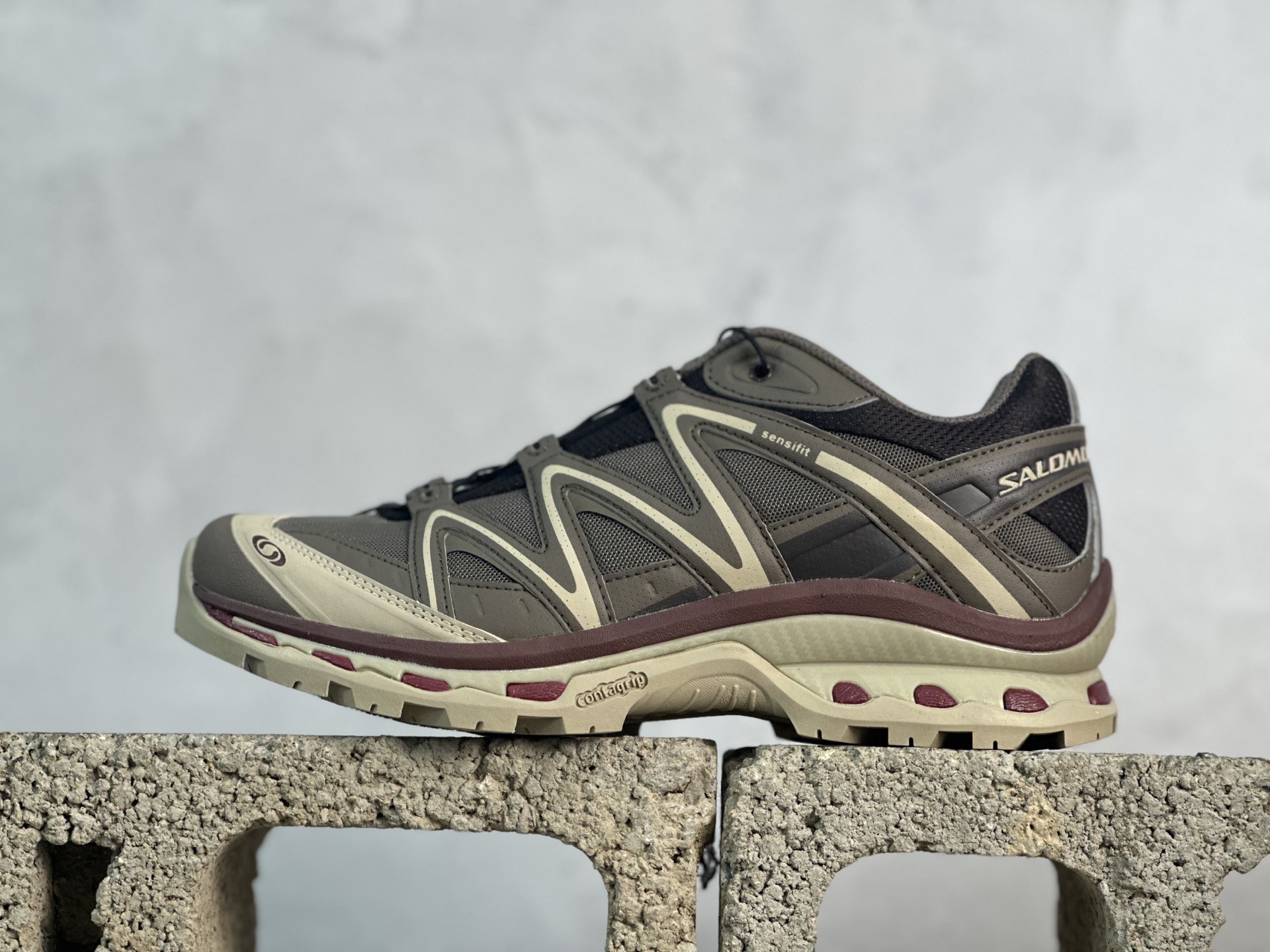 M版💰250 放店私
SALOMON XA Pro XTQ ADV 萨洛蒙
纯原外贸平台特供订单 裸鞋圈唯一指定版本!顶级过验级别!
SALOMON XA Pro XTQ ADV 萨洛蒙潮流越野机能户外功能鞋
#全套原纸板楦头开发 原档数据独家私模五层组合大底
原装Ortholite轻量化鞋垫
#中底布带钢印编号 原厂TPU锁扣
货号:478850 32
尺码:36 36.5 37.5 38 38.5 39 40 40.5 41 42 42.5 43 44 45