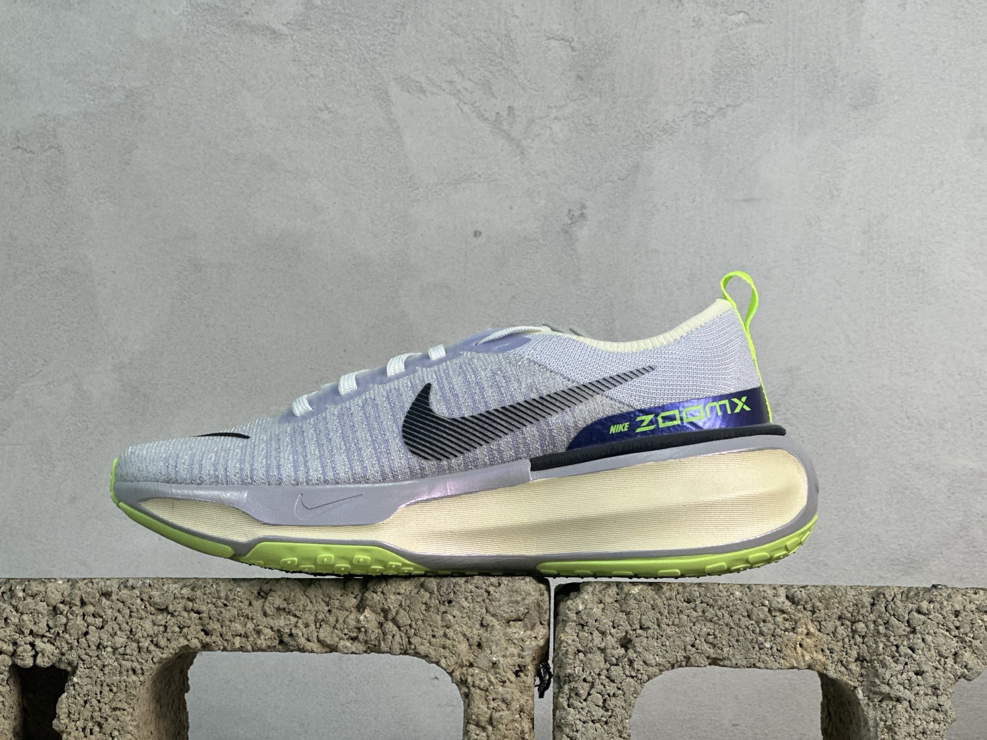 特价💰80 双十二福利预热！
DT耐克FK3特价！
尺码36-45，DT大厂出品，品质绝对是杠杠的！细节 版型 做工 材质都是无可挑剔产品！助力双十二，白菜价大甩卖！