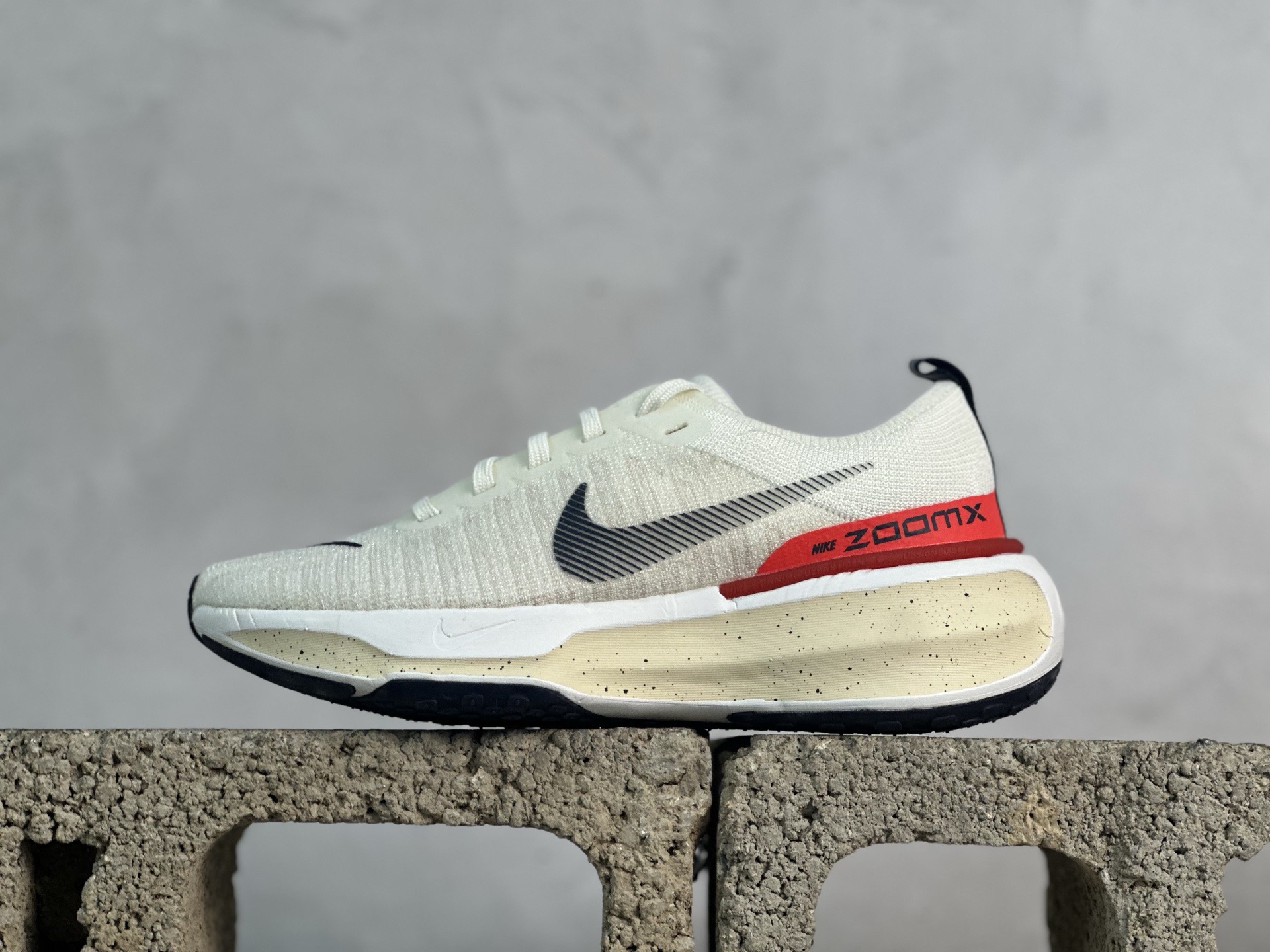 特价💰80 双十二福利预热！
DT耐克FK3特价！
尺码36-45，DT大厂出品，品质绝对是杠杠的！细节 版型 做工 材质都是无可挑剔产品！助力双十二，白菜价大甩卖！