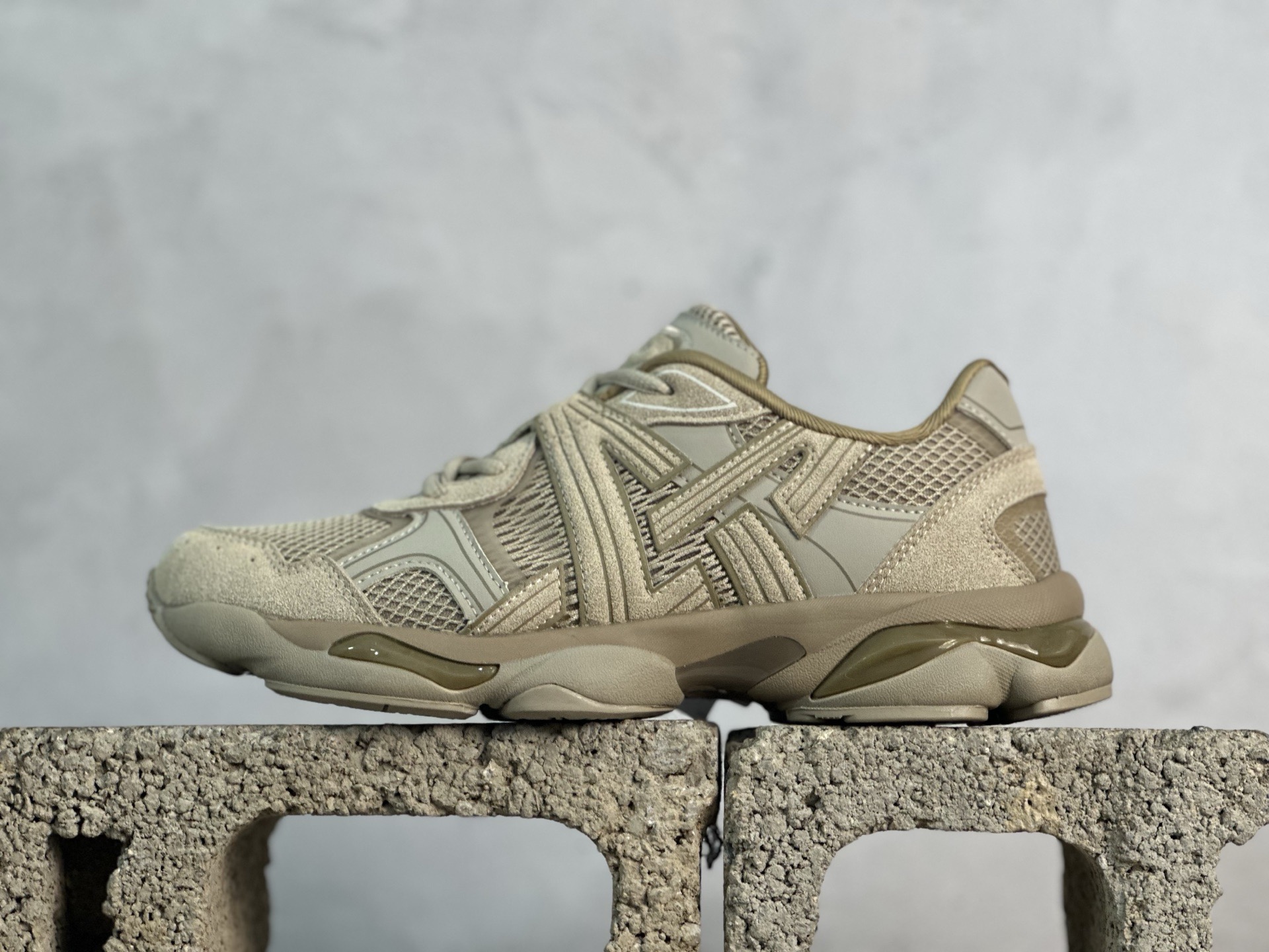 💰220 放店私 Onitsuka Tiger 鬼冢虎 低帮运动休闲跑步鞋 1183C478-200 平台专供品质 区别市面通货 尺码:36 37 37.5 38 39 39.5 40 40.5 41.5 42 42.5 43.5 44 44.5 45