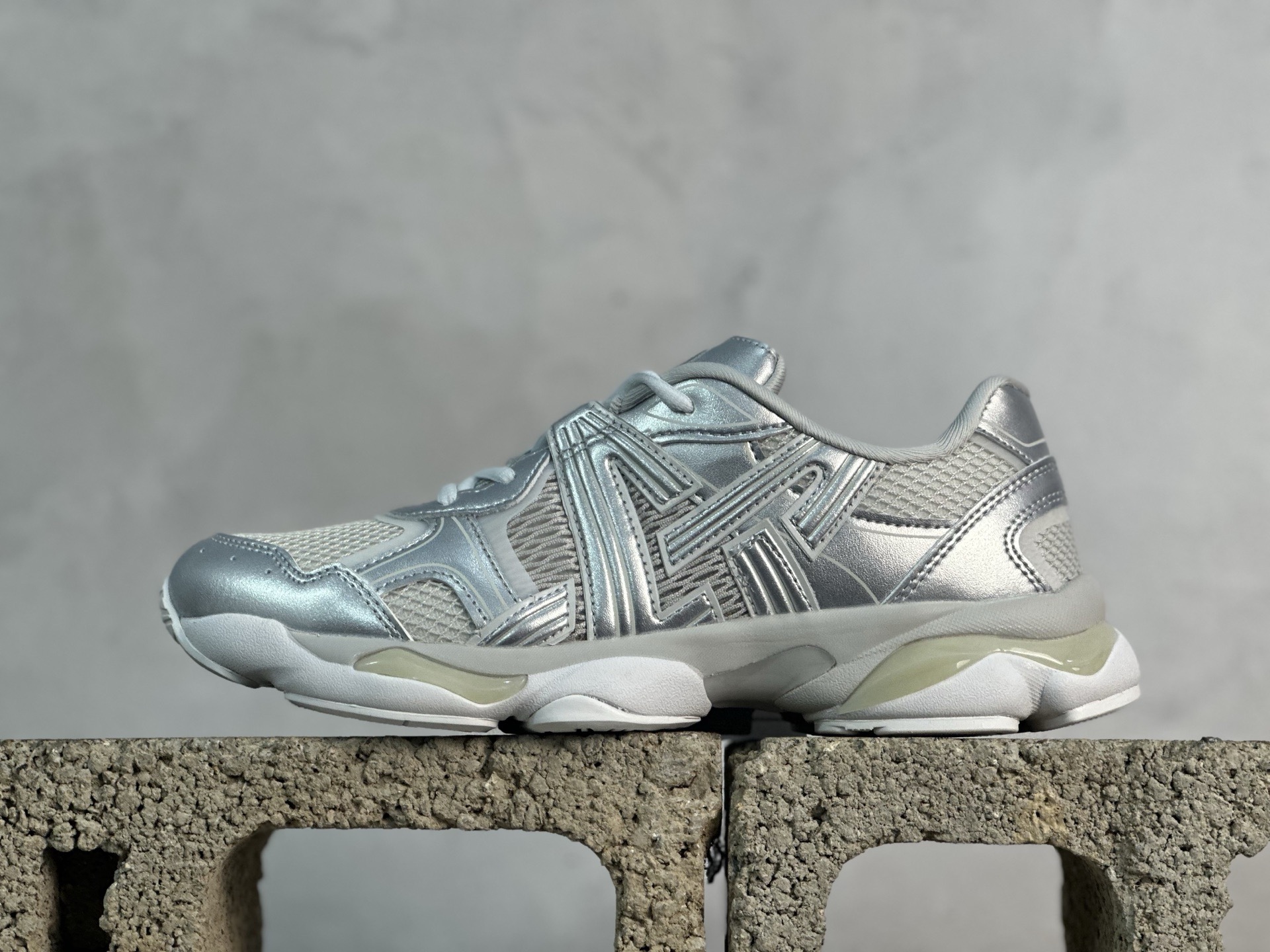 💰220 放店私 Onitsuka Tiger 鬼冢虎 低帮运动休闲跑步鞋 1183C478-020 平台专供品质 区别市面通货 尺码:36 37 37.5 38 39 39.5 40 40.5 41.5 42 42.5 43.5 44 44.5 45