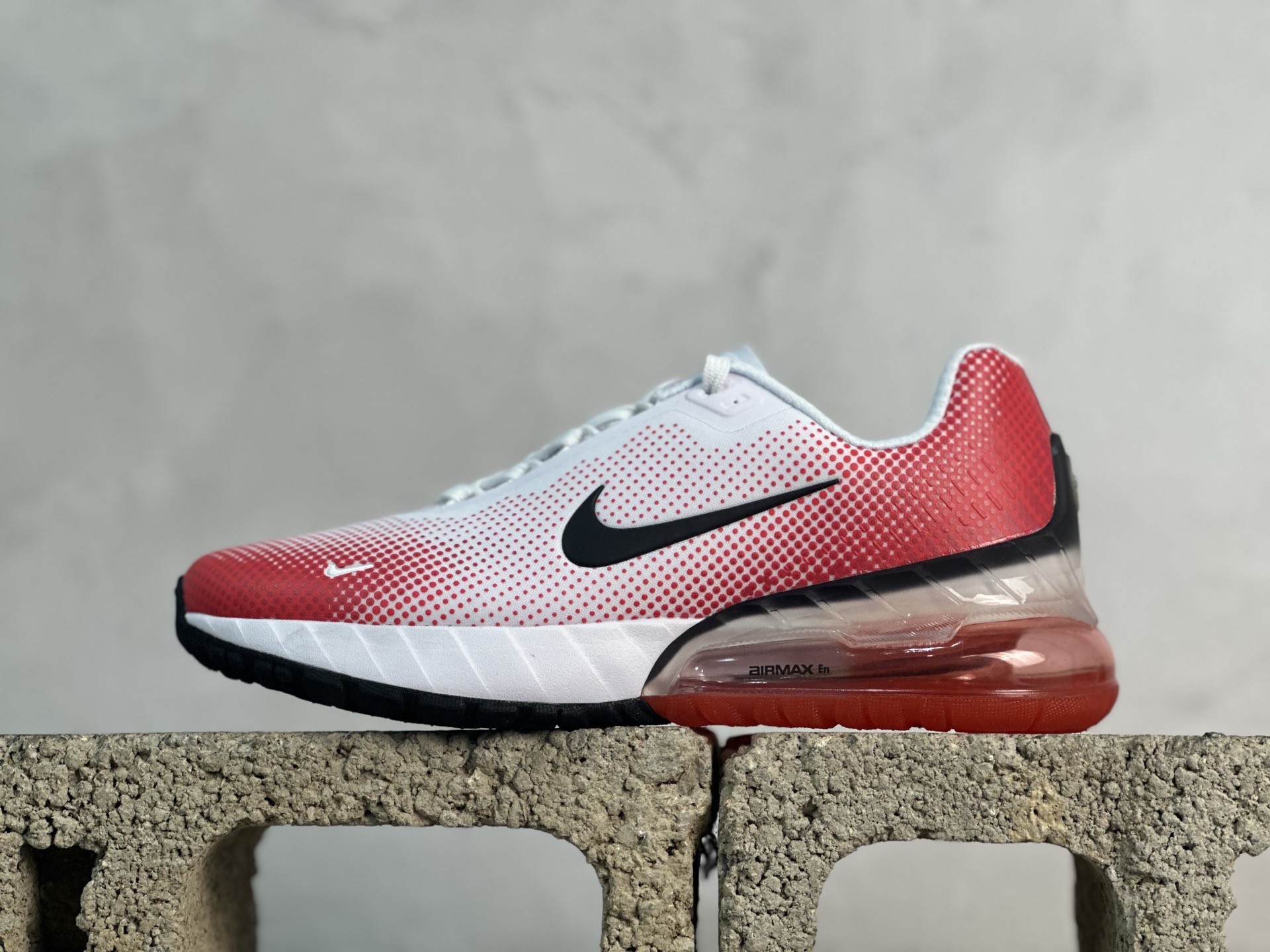 💰180 放店私 
Nike Air Max Phoenix 复古子弹气垫运动跑步鞋 FZ5307-104
尺码：39 40 40.5 41 42 42.5 43 44 44.5 45