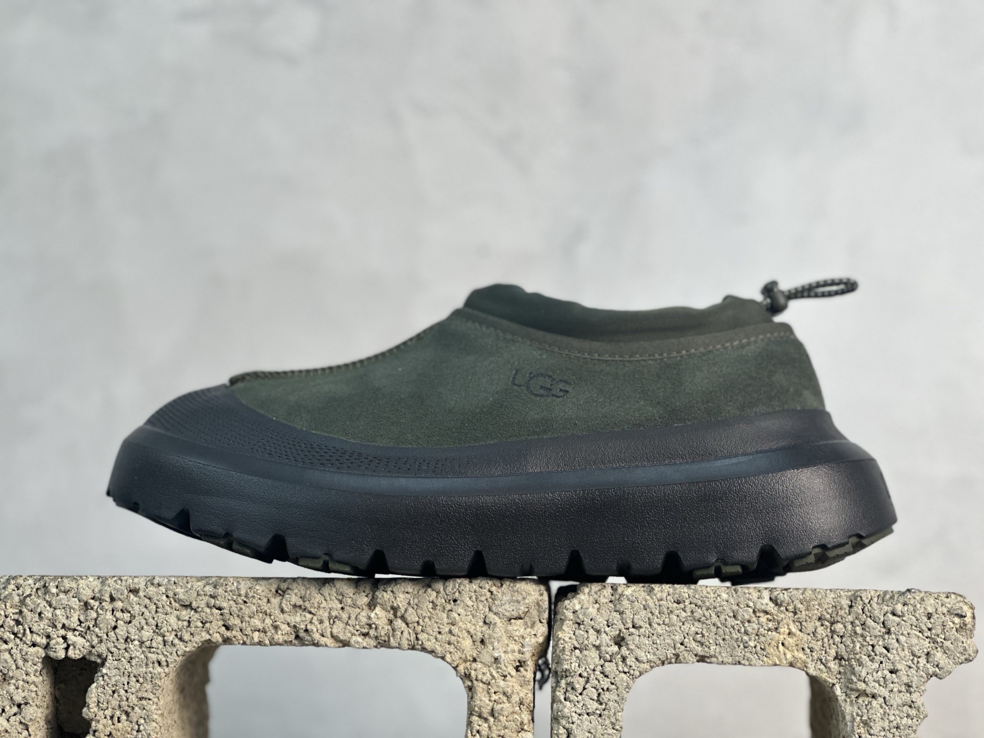 Top💰260 放店私
UGG 包头套脚 绿色

货号：1144096-FNBL
尺码： 39 40 40.5 41 42 42.5 43 44