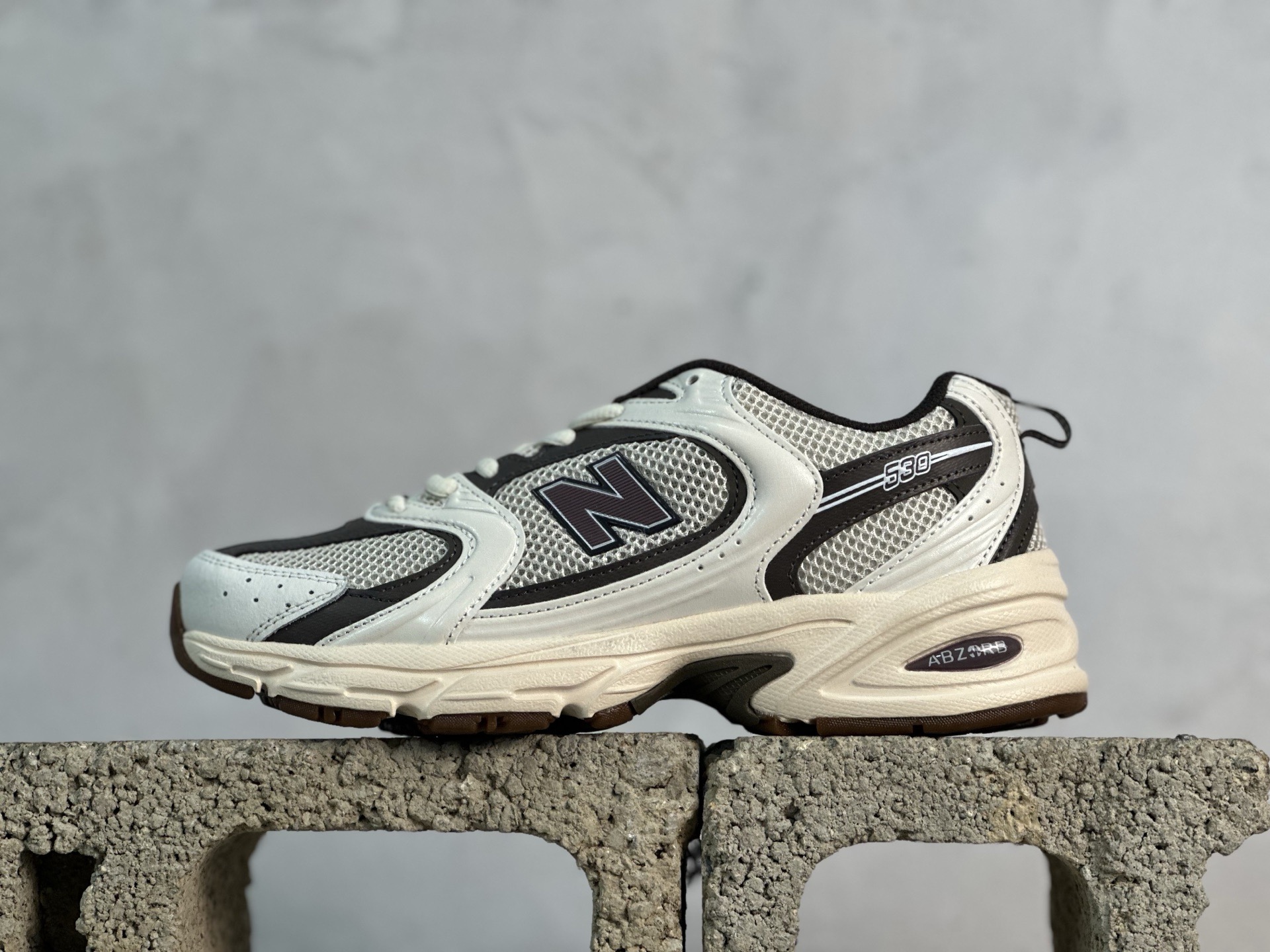 VP💰130 放店私 
性价比之最 只为冲量 持续补货！！！New Balance NB 530 U530ASM 白卡其 Size：36 37 37.5 38 38.5 39.5 40 40.5 41.5 42 42.5 43 44 44.5 45